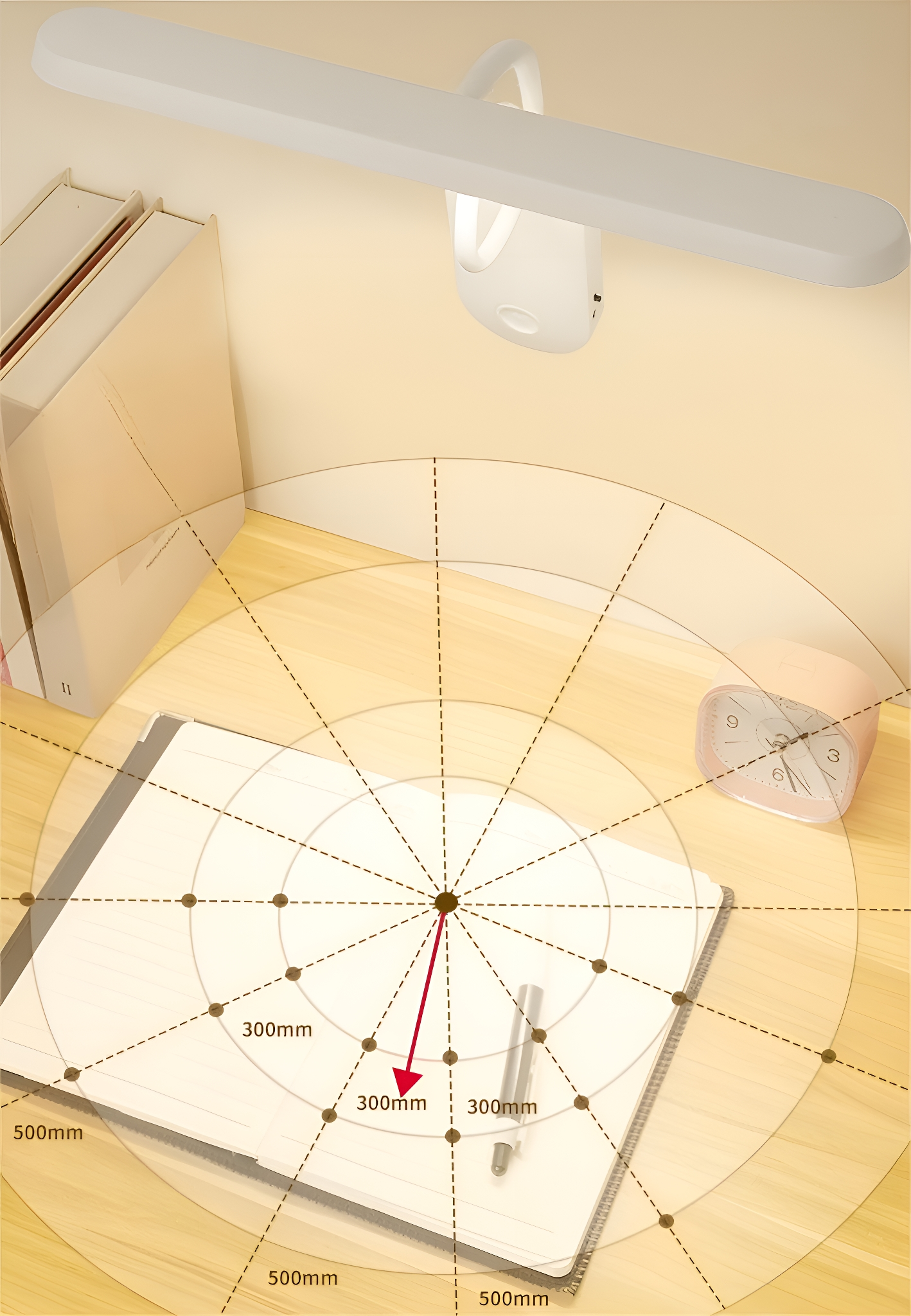 Ein Schreibtisch mit einer Lampe und einem Notizbuch. Die Lampe ist an und die Szene hat ein Diagramm.