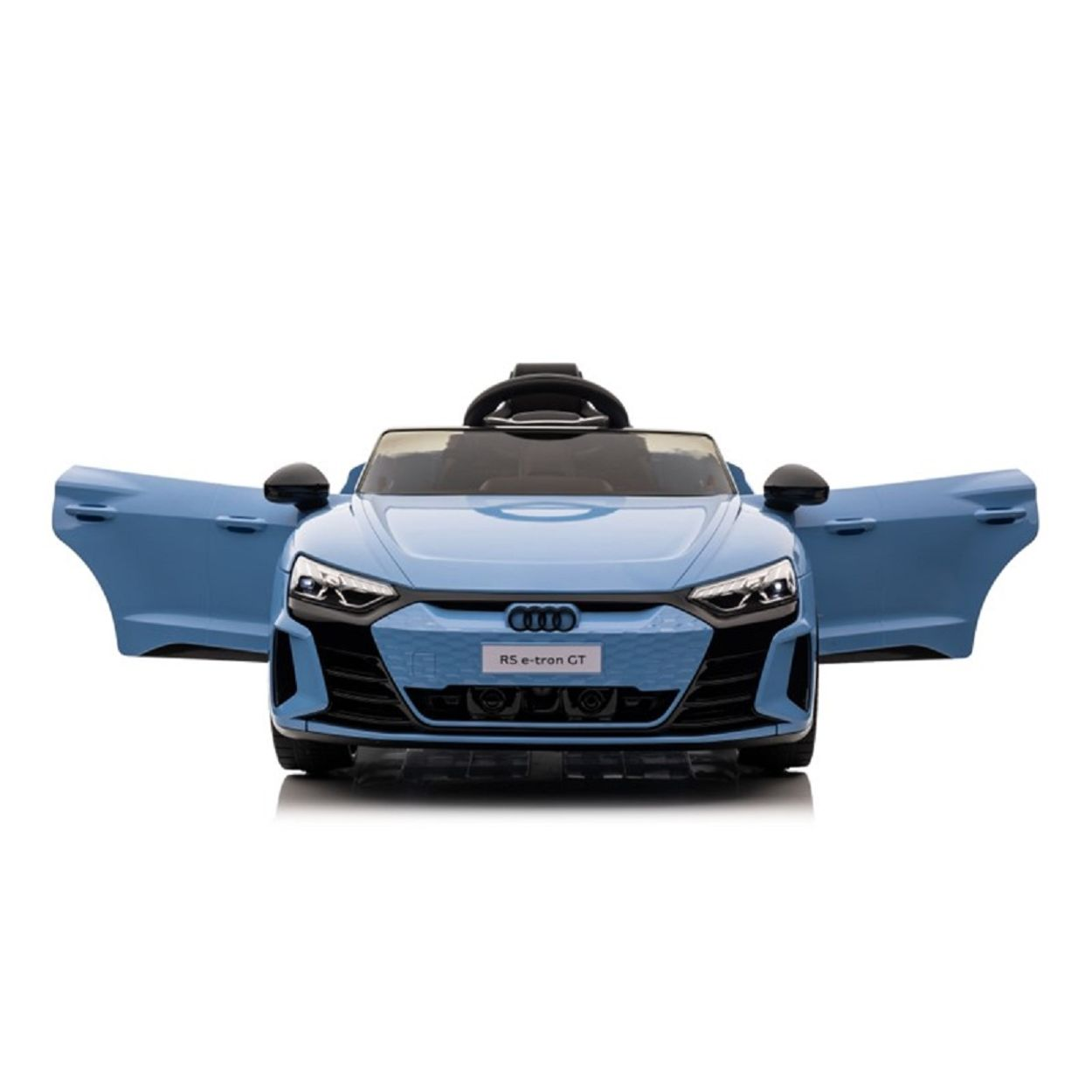 Blaues Spielzeugauto mit offenen Türen. Es hat schwarze Akzente und einen weißen Hintergrund.