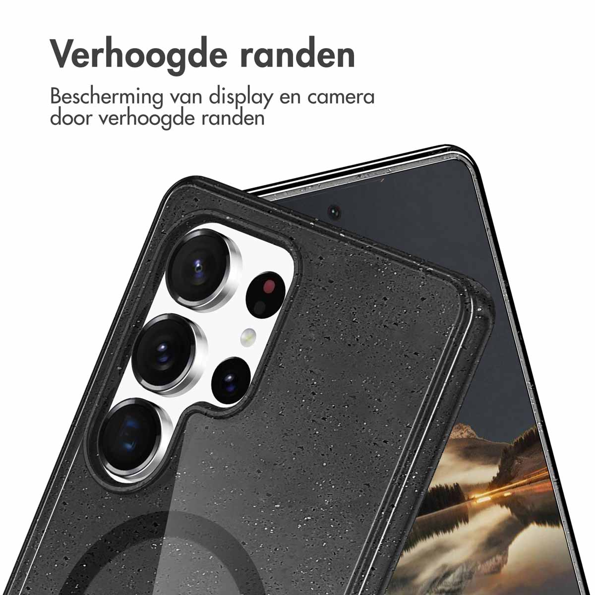 Zwarte telefoonhoes, close-up. Opstaande randen voor scherm- en camerabescherming. Telefoon zichtbaar.
