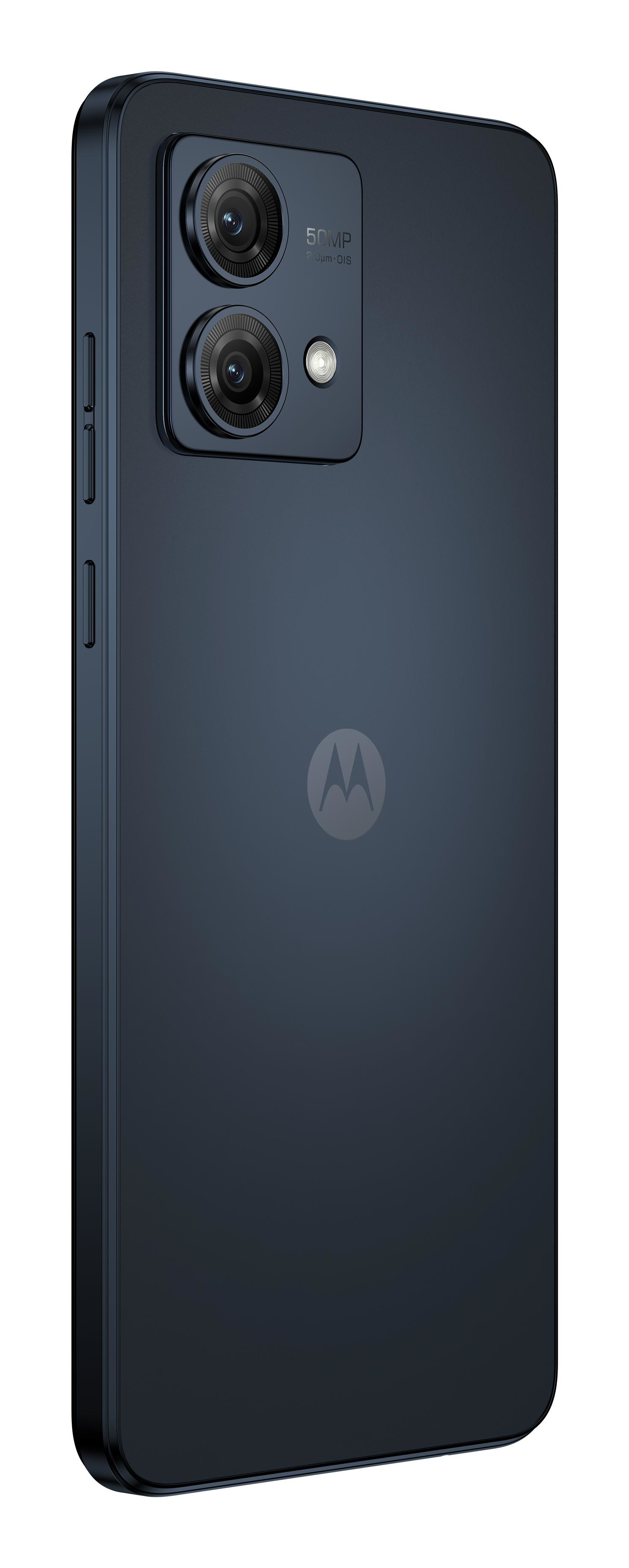 Ciemnoniebieski smartfon, widok z tyłu. Dwa obiektywy aparatu i lampa błyskowa. Widoczne logo Motorola.