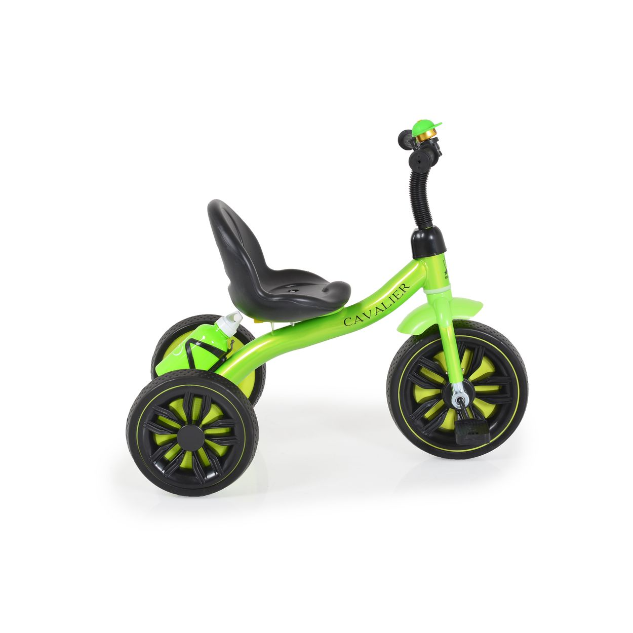 Un triciclo verde con ruedas negras y amarillas, un asiento negro y un manillar verde con timbre.