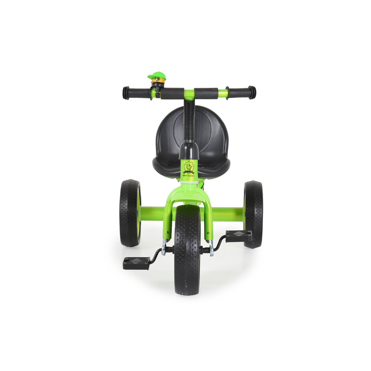 Un triciclo verde, asiento negro, pedales negros, tres ruedas negras. Una pequeña campana y un casco verde.