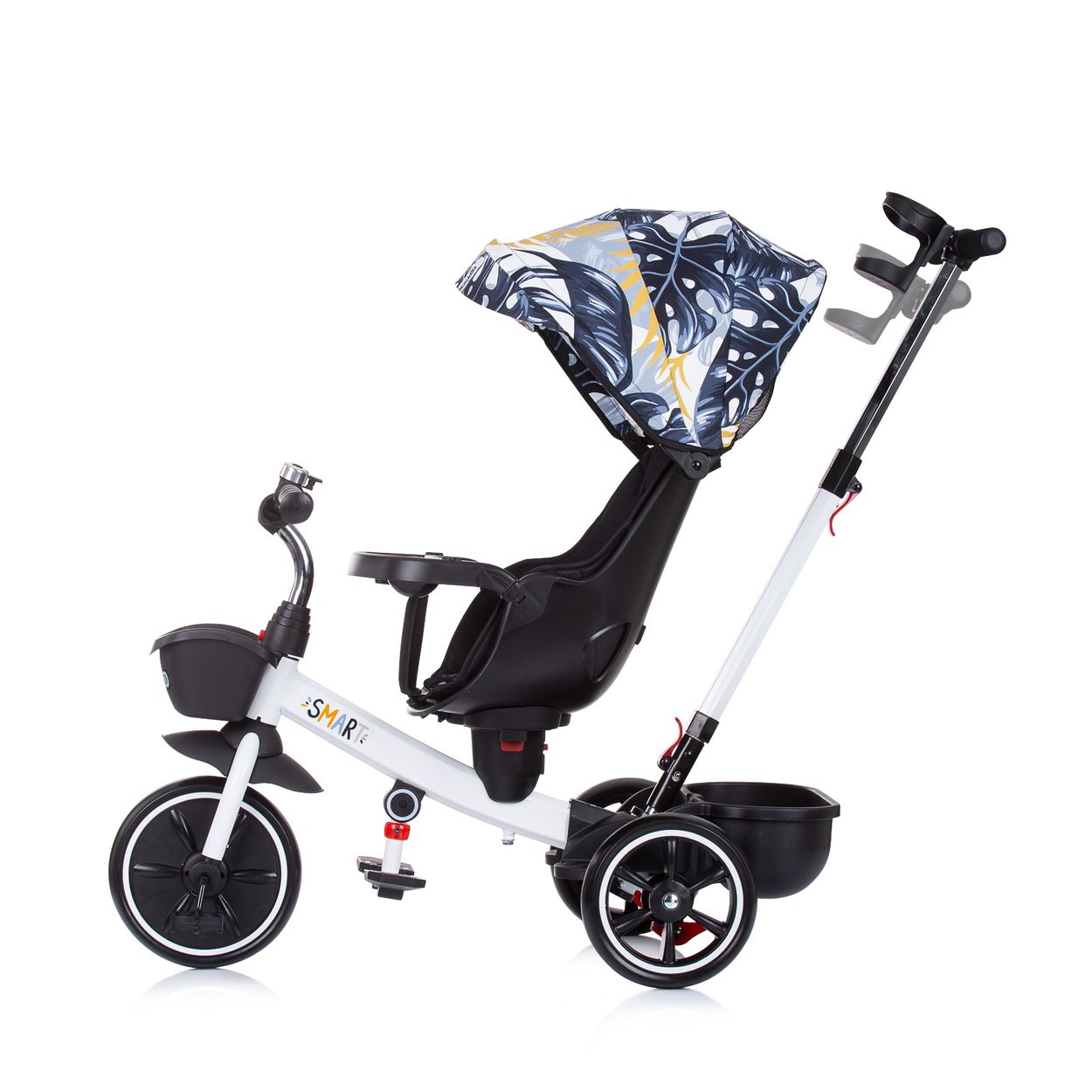 Triciclo con capota y manillar para padres. Tiene un asiento negro y una cesta. Esquema de color blanco y negro.