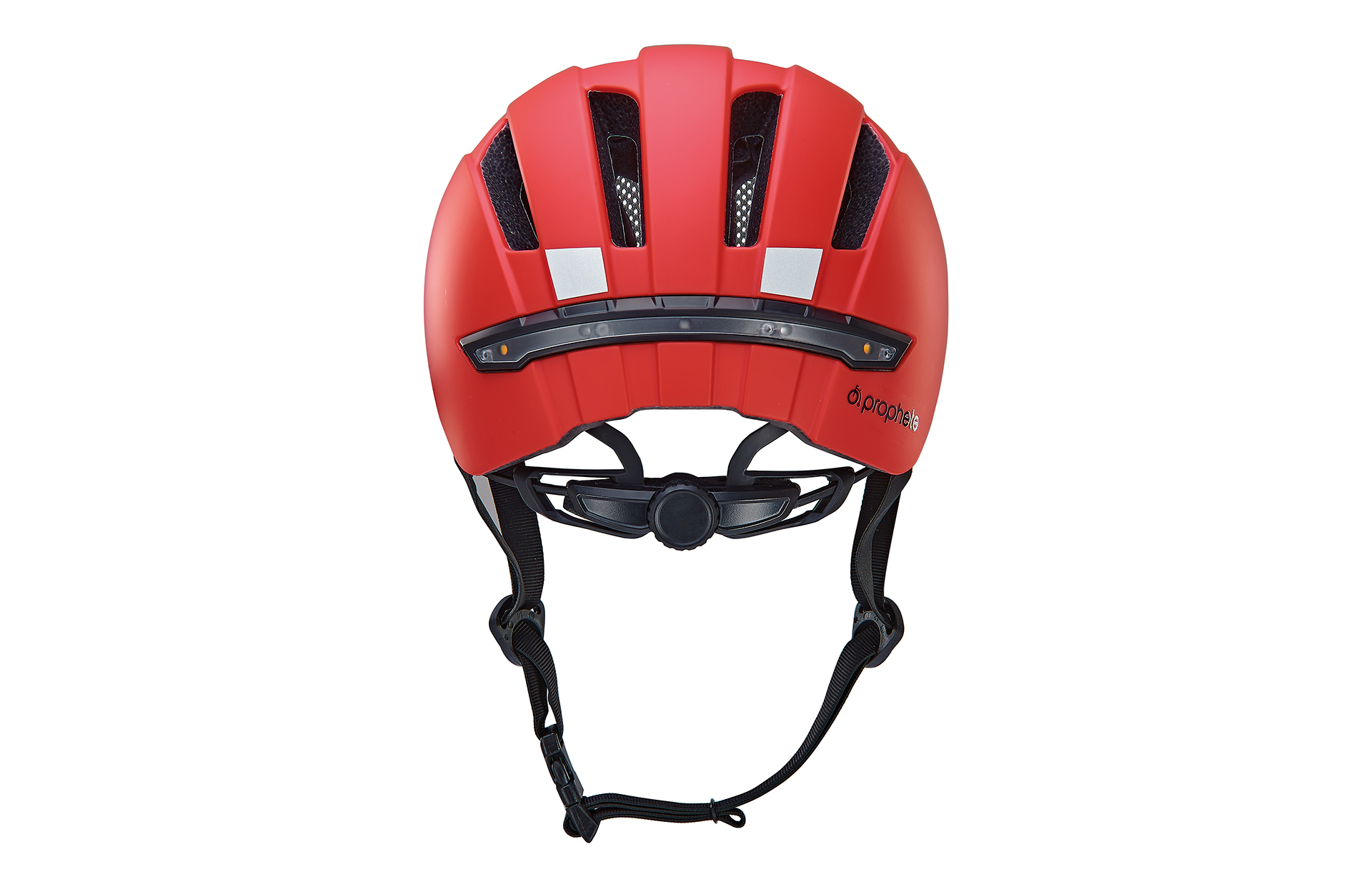 Roter Fahrradhelm mit weißen Streifen und Lichtern auf der Rückseite. Es ist auf weißem Hintergrund.
