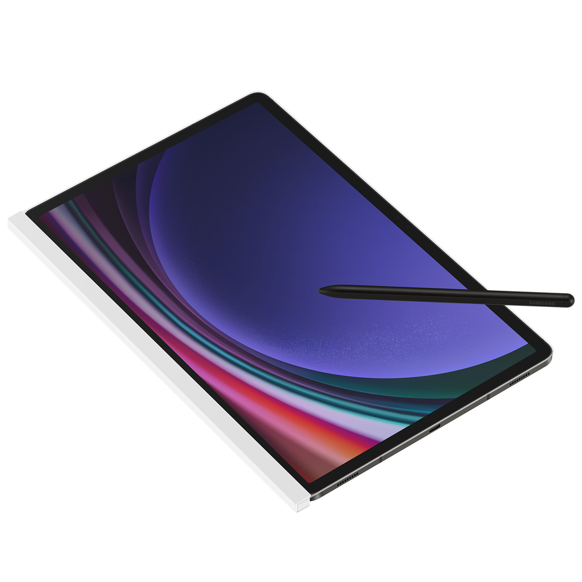 Tablet e penna stilo, vista angolata, su sfondo bianco.
