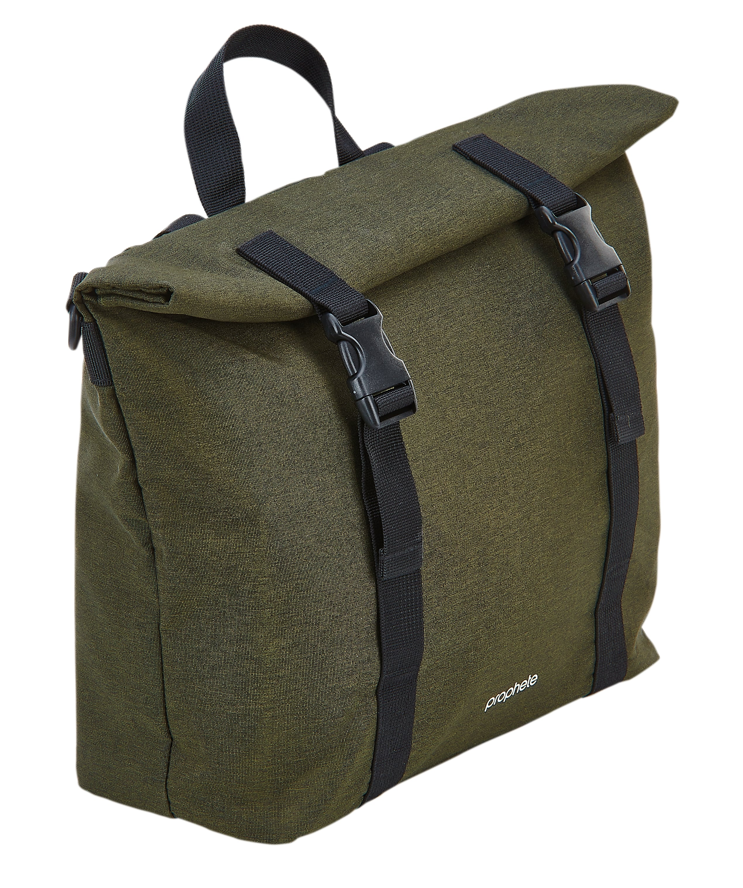 Grüne Tasche mit schwarzen Riemen und Schnallen. Sie hat einen Rolltop. Weißer Hintergrund.