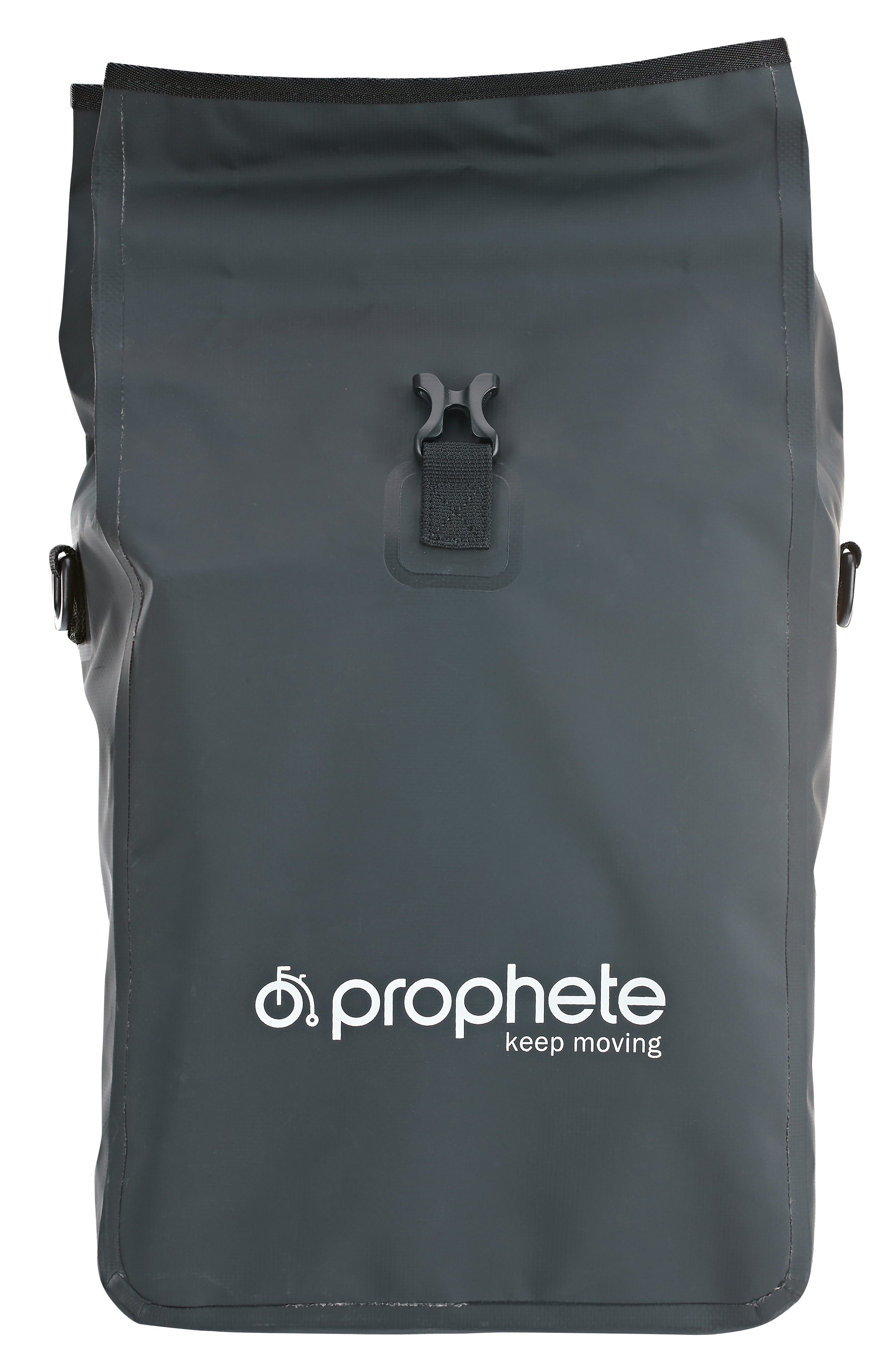 Eine graue, wasserdichte Fahrradtasche. Text: Prophete, keep moving. Schnallenverschluss. Freigestellt auf weißem Grund.