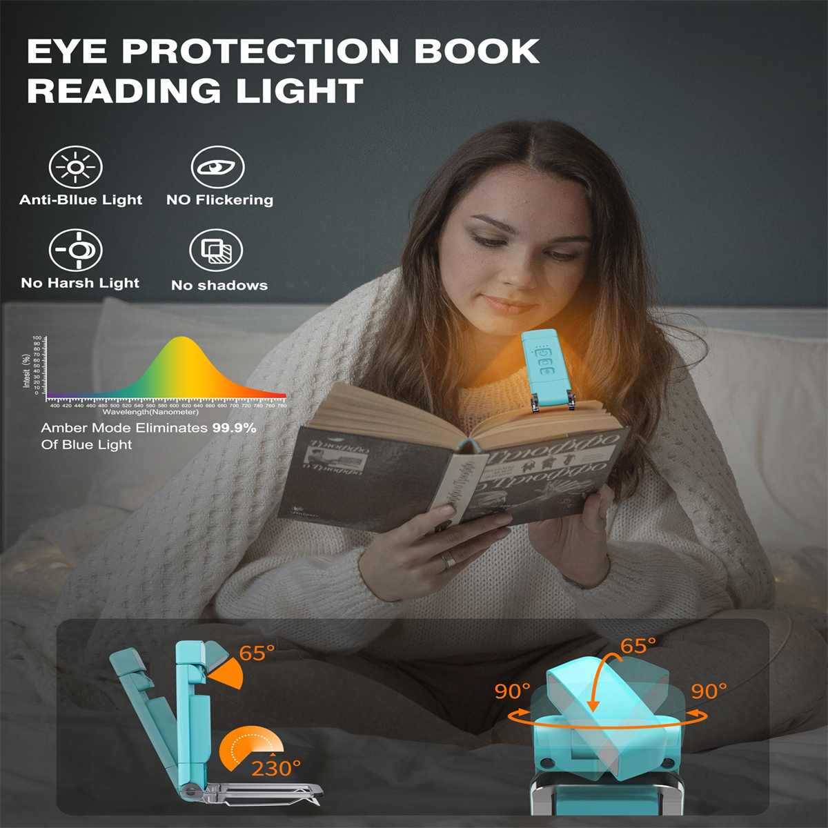 Frau liest Buch mit Leselicht. Das Licht ist blau und flexibel mit Clip.
