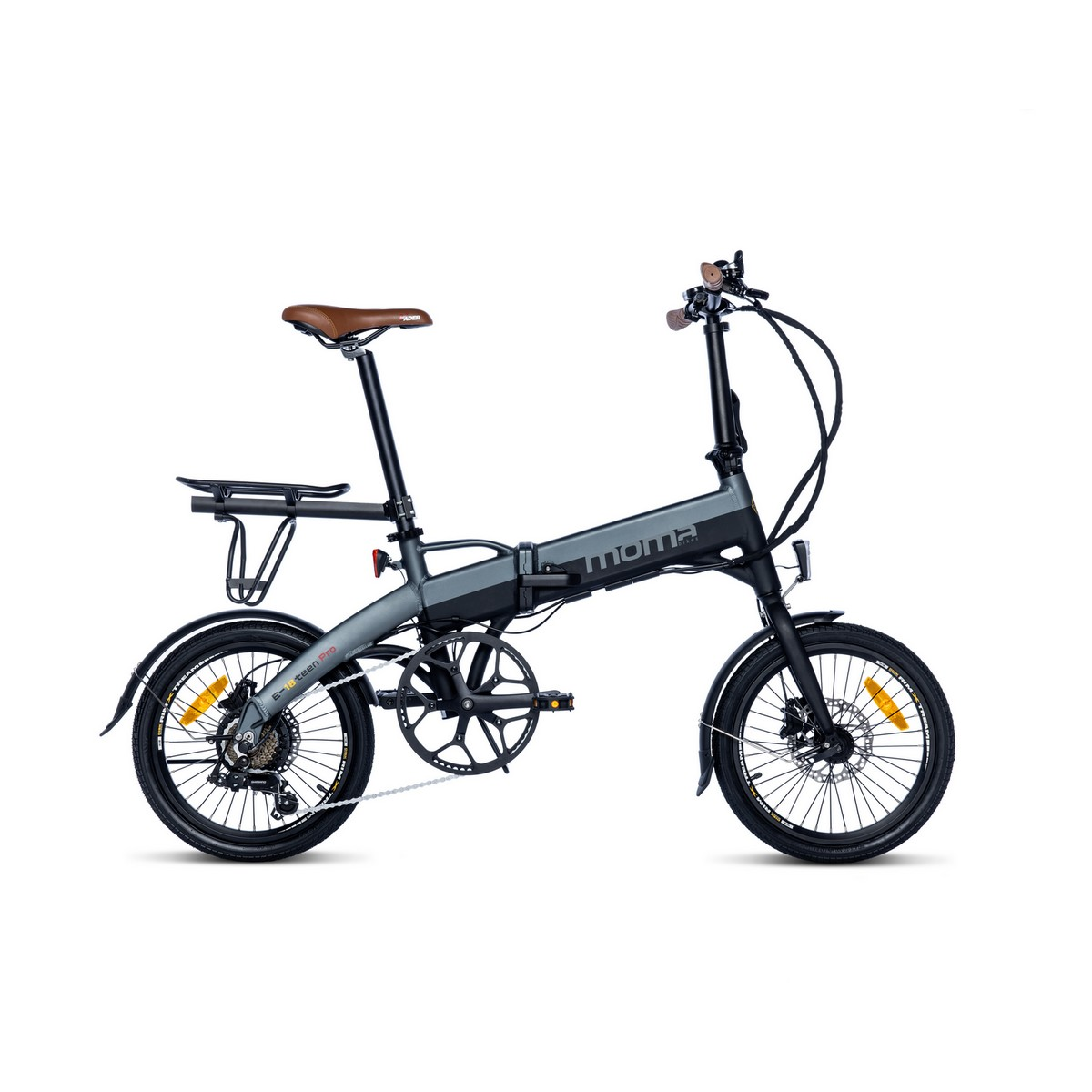 Una bicicletta elettrica pieghevole, telaio grigio, sella marrone e ruote nere.