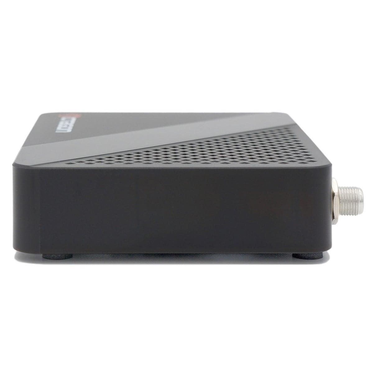 Ein schwarzes Router-Gerät mit einem silbernen Antennenanschluss auf weißem Hintergrund.