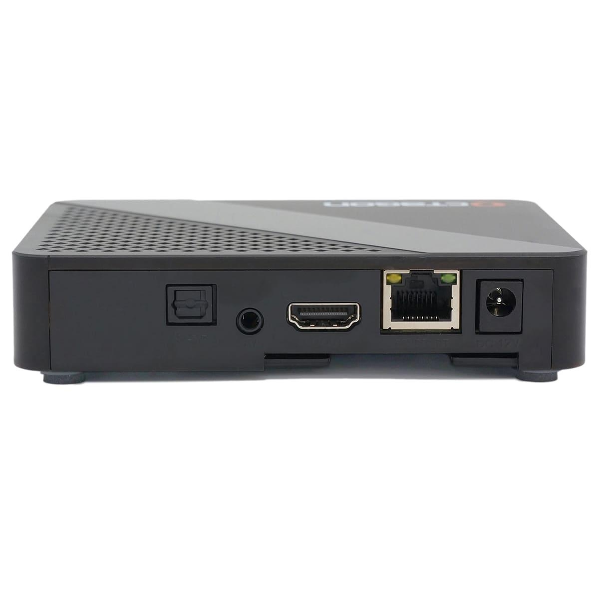Schwarzes Gerät mit Anschlüssen: HDMI, Ethernet und Strom. Weißer Hintergrund.