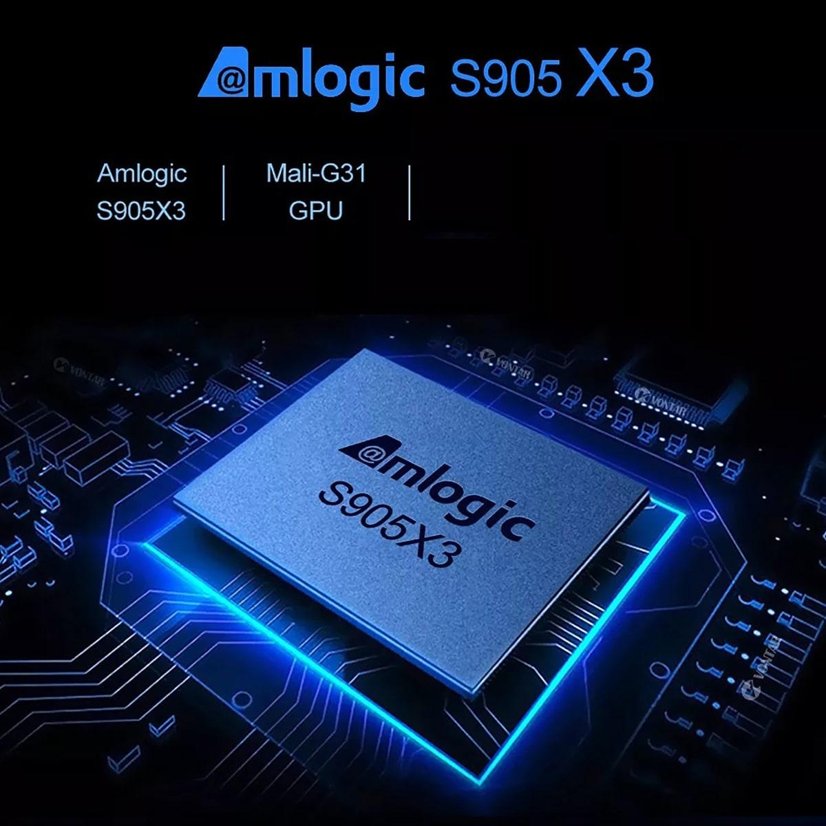 Ein blauer Computerchip mit dem Text 'amlogic S905 X3' und blauem Schaltungsdesign.