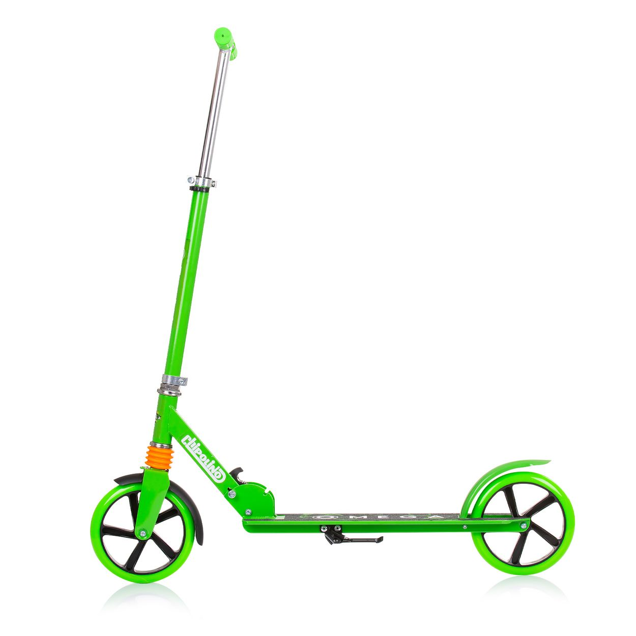 Grüner Roller auf Weiß. Er hat schwarze Räder und einen grünen Griff.