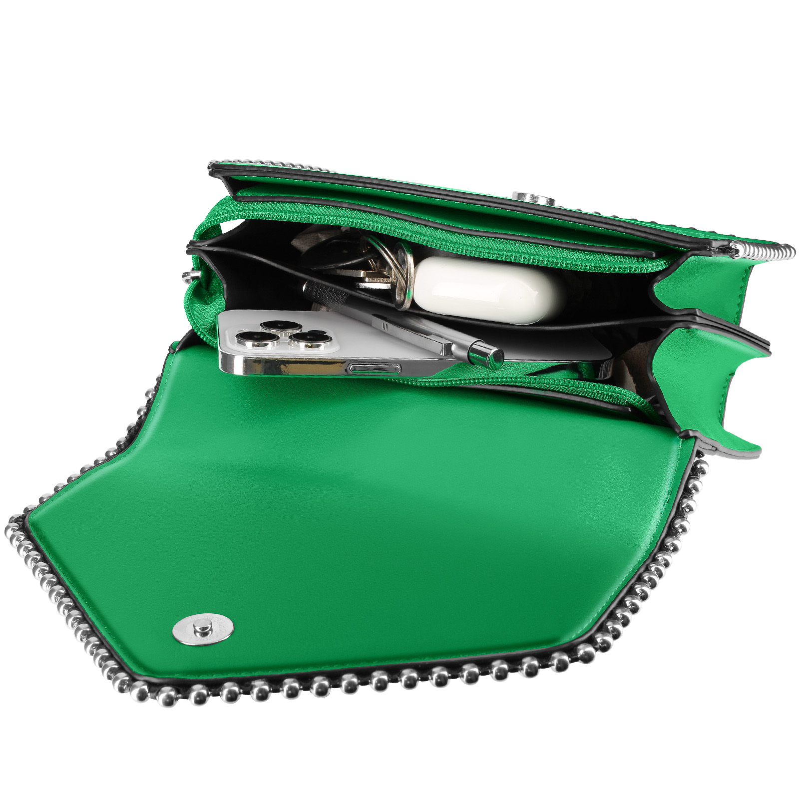 Grüne Tasche geöffnet, um den Inhalt zu zeigen: Telefon, Schlüssel, AirPods und eine Geldbörse.