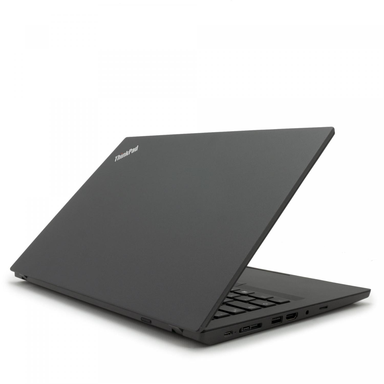 Schwarzer ThinkPad-Laptop leicht geöffnet auf weißem Grund. Das ThinkPad-Logo ist sichtbar.