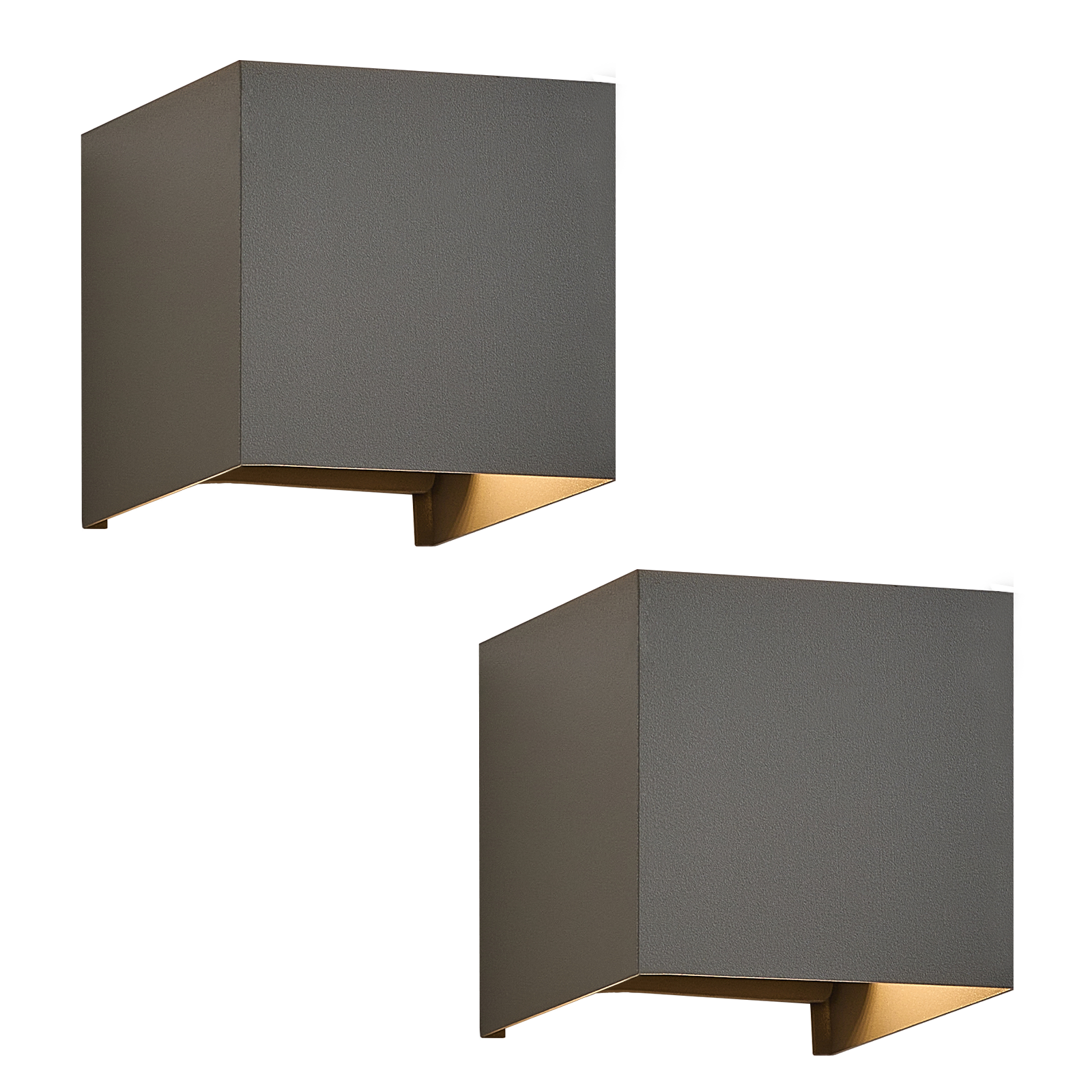 Dwie szare lampy ścienne w kształcie kostki. Pochyła podstawa, białe tło.