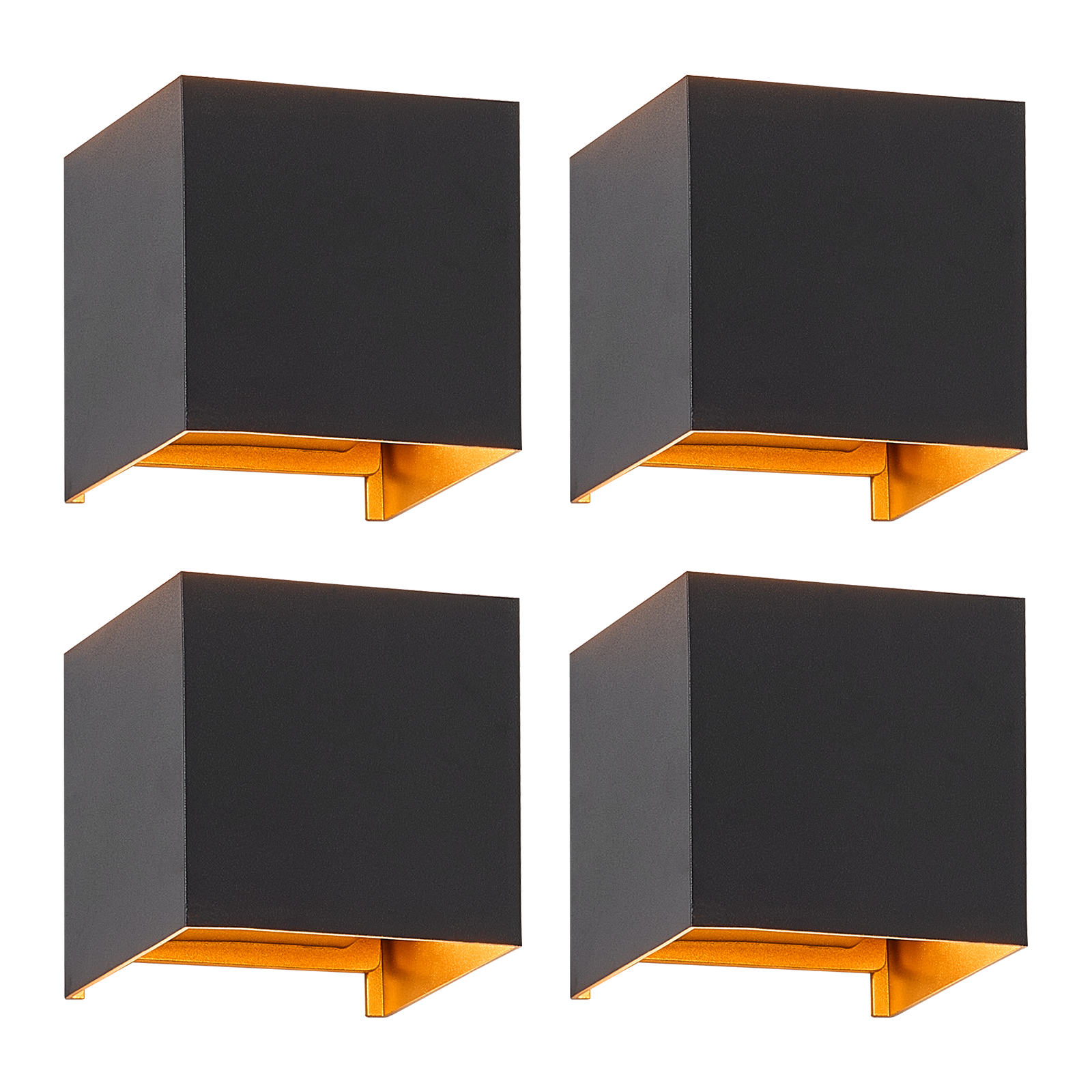 Cztery czarne kwadratowe lampy ścienne ze złotymi akcentami. Białe tło.