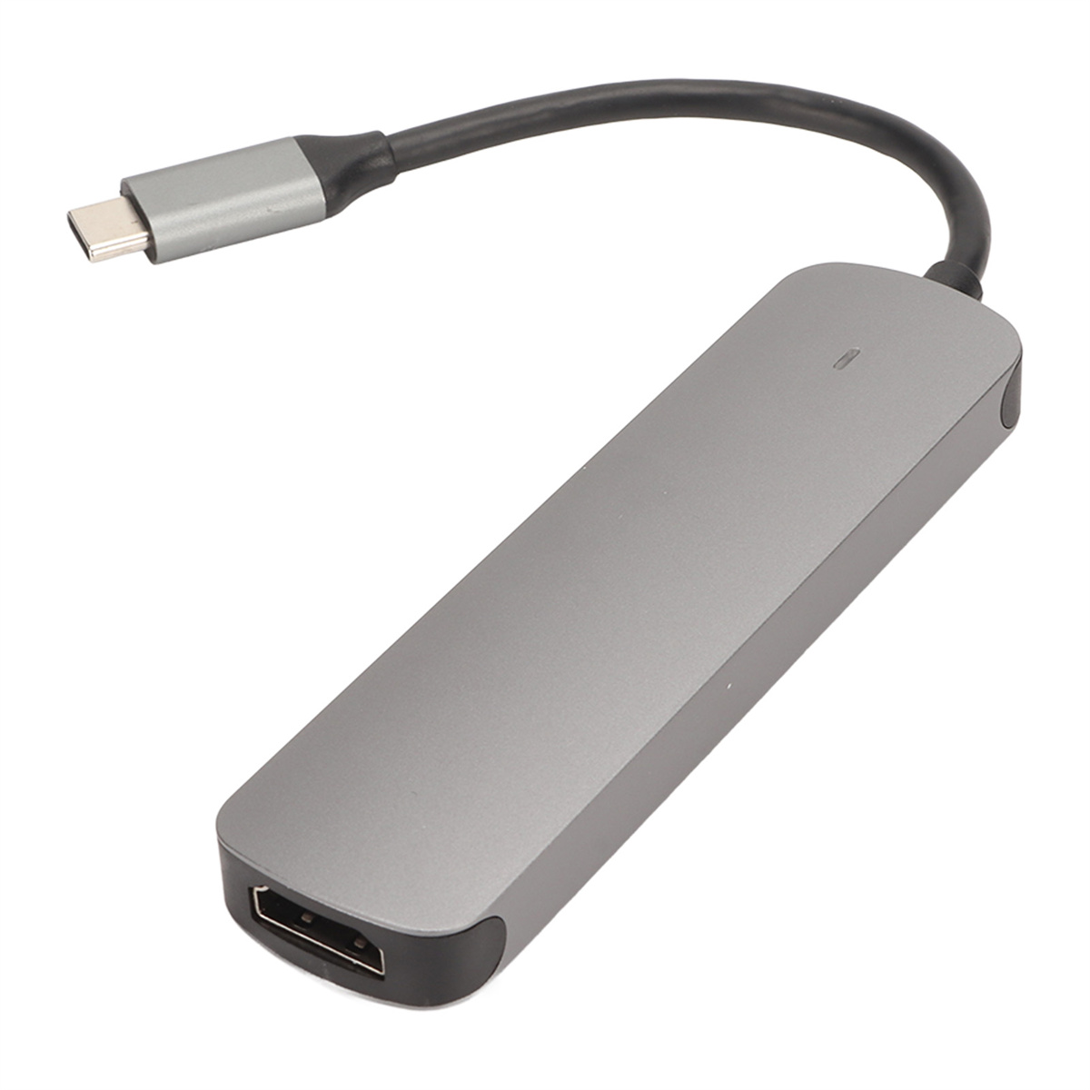 Ein silberner USB-C-Hub mit grauem Kabel und HDMI-Anschluss. Er befindet sich auf weißem Hintergrund.