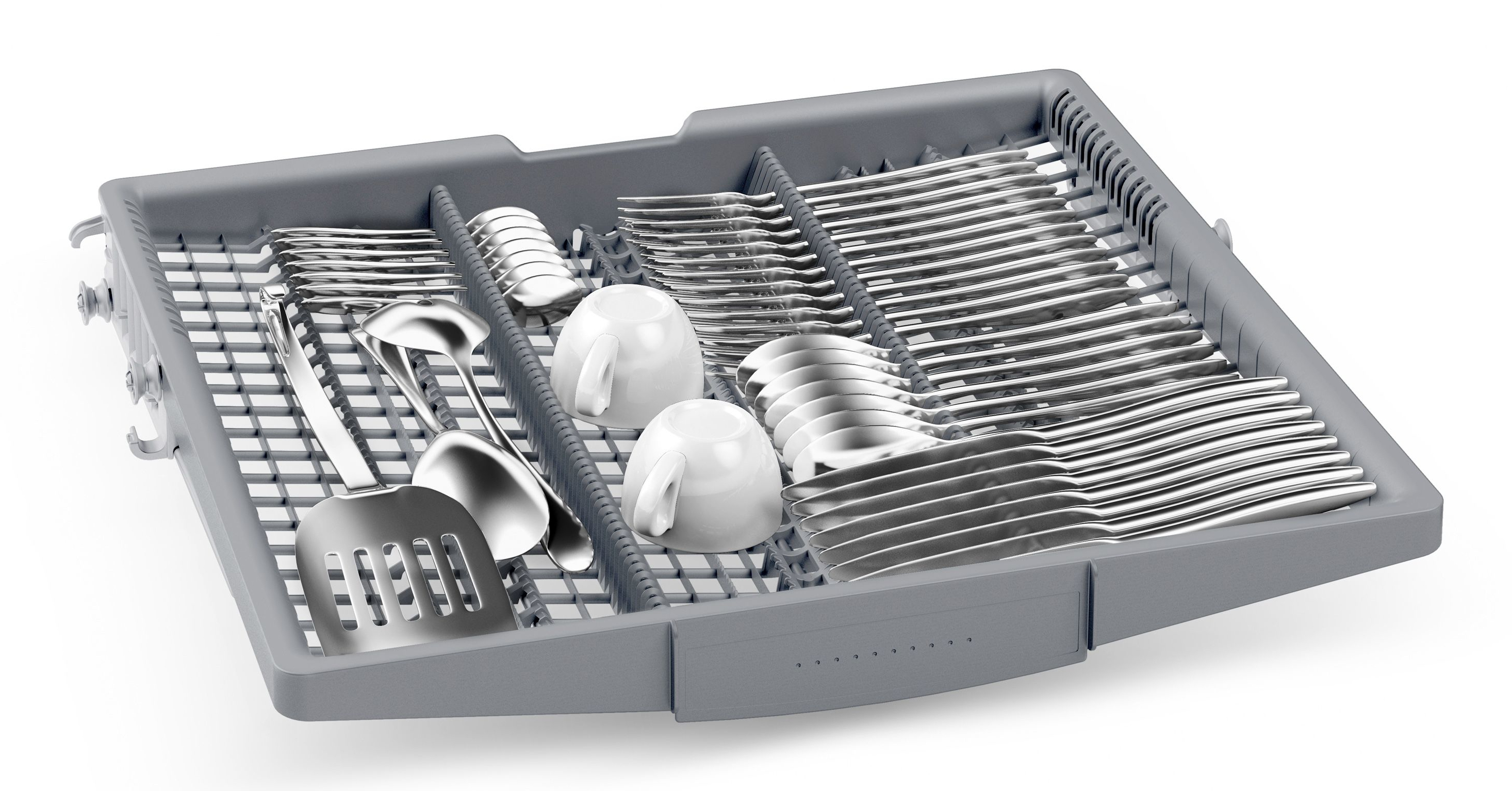 Taca zmywarki ze sztućcami i naczyniami, schludnie ułożonymi, na białym tle.