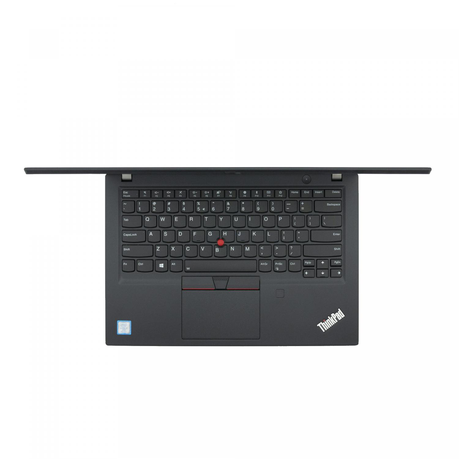 Draufsicht auf einen schwarzen ThinkPad-Laptop mit geöffnetem Bildschirm, Tastatur und Touchpad auf weißem Hintergrund.
