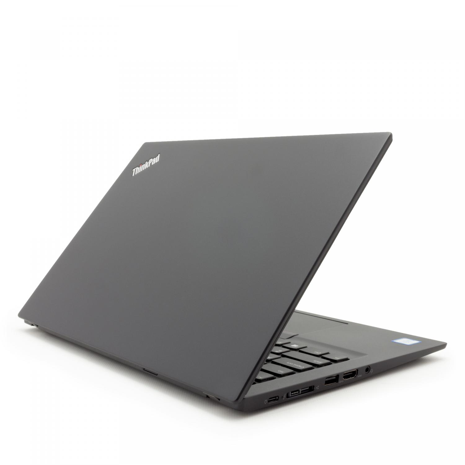 Schwarzer ThinkPad-Laptop, teilweise geöffnet, auf weißer Oberfläche. Der Deckel ist oben, zeigt den Bildschirm. Der Hintergrund ist weiß.