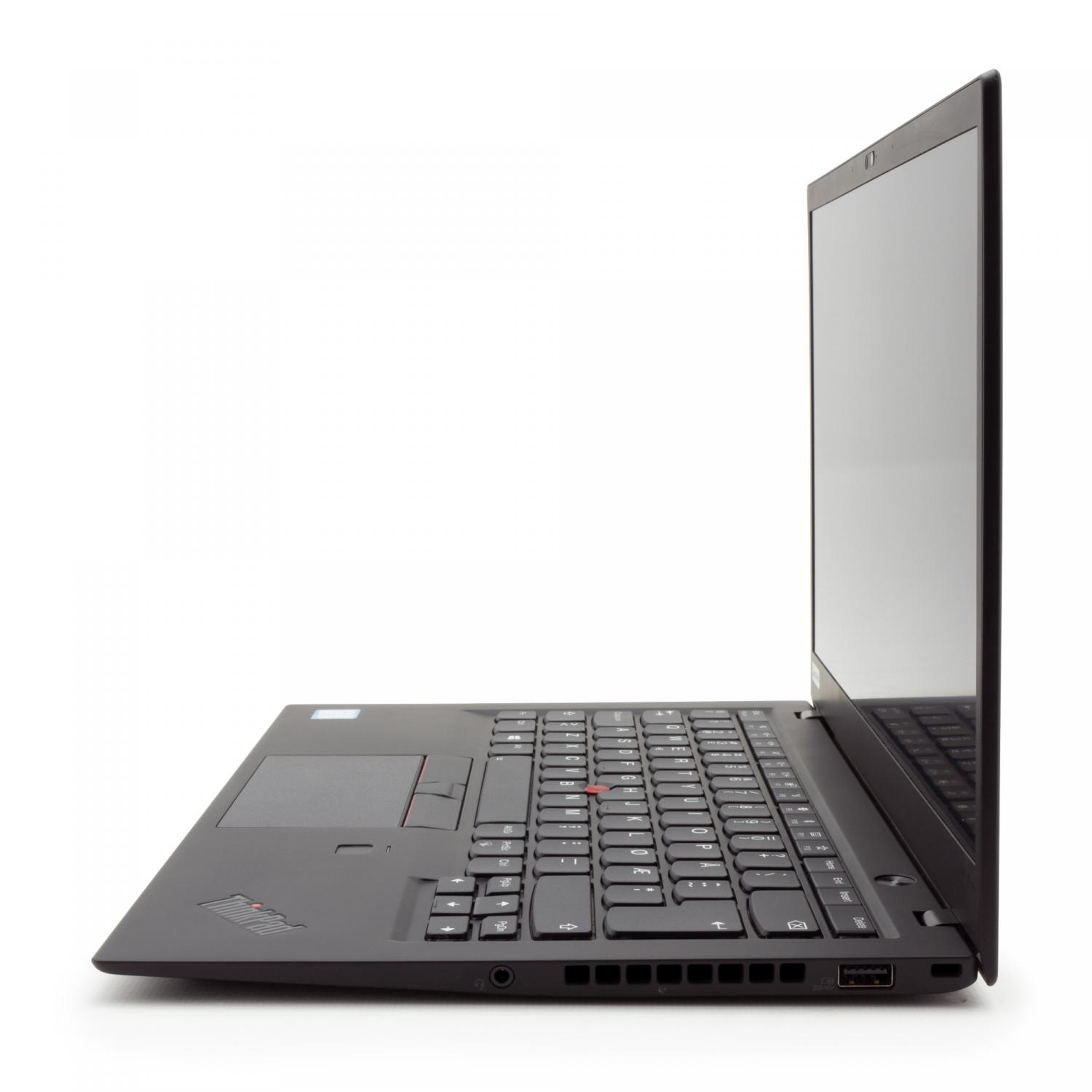 Seitenansicht eines schwarzen Laptops, offen, mit weißem Bildschirm, vor weißem Hintergrund.