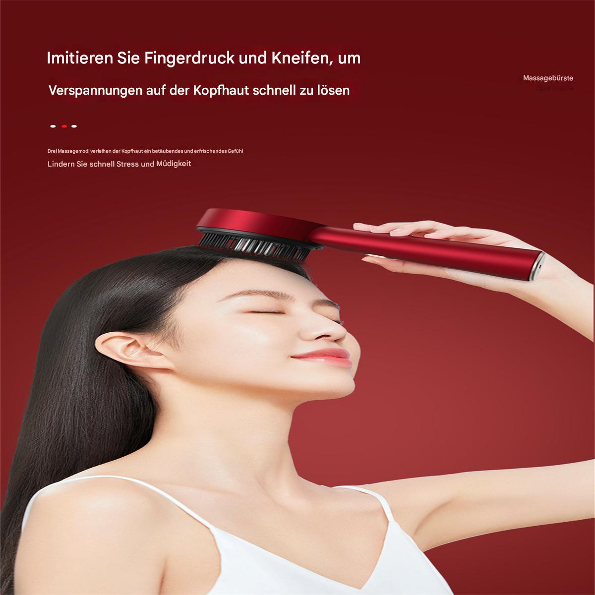 Eine Frau benutzt ein rotes Kopfhautmassagegerät auf ihrem Kopf, vor rotem Hintergrund.
