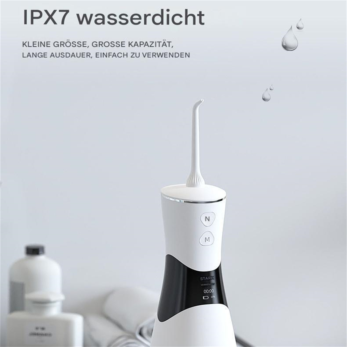 Weiß-schwarzer Wasserflosser mit schmaler Spitze, auf weißem Hintergrund.