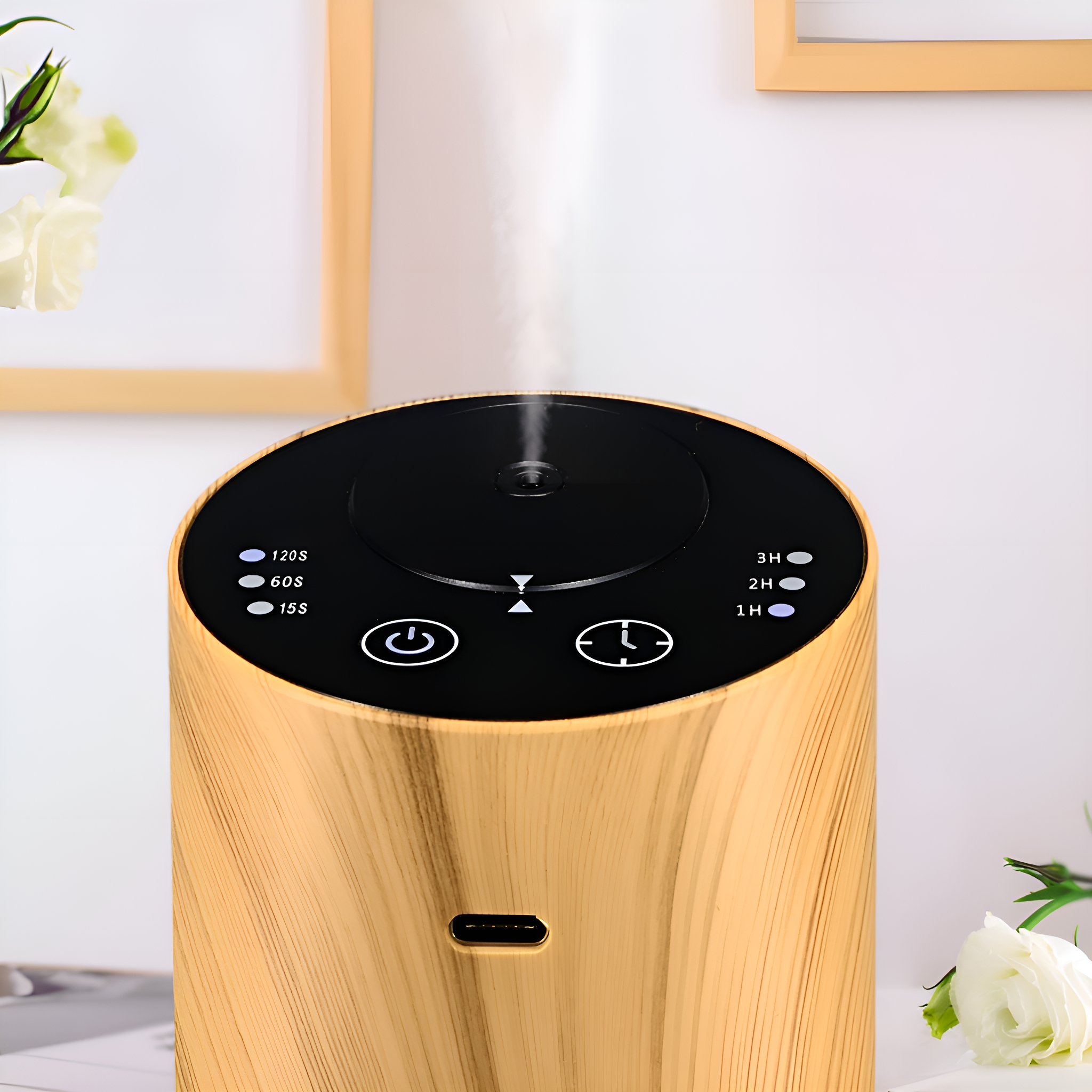 Holzartig aussehender Luftbefeuchter mit Touch-Panel. Dampf kommt heraus. Weiße Blumen sind vor dem Luftbefeuchter.