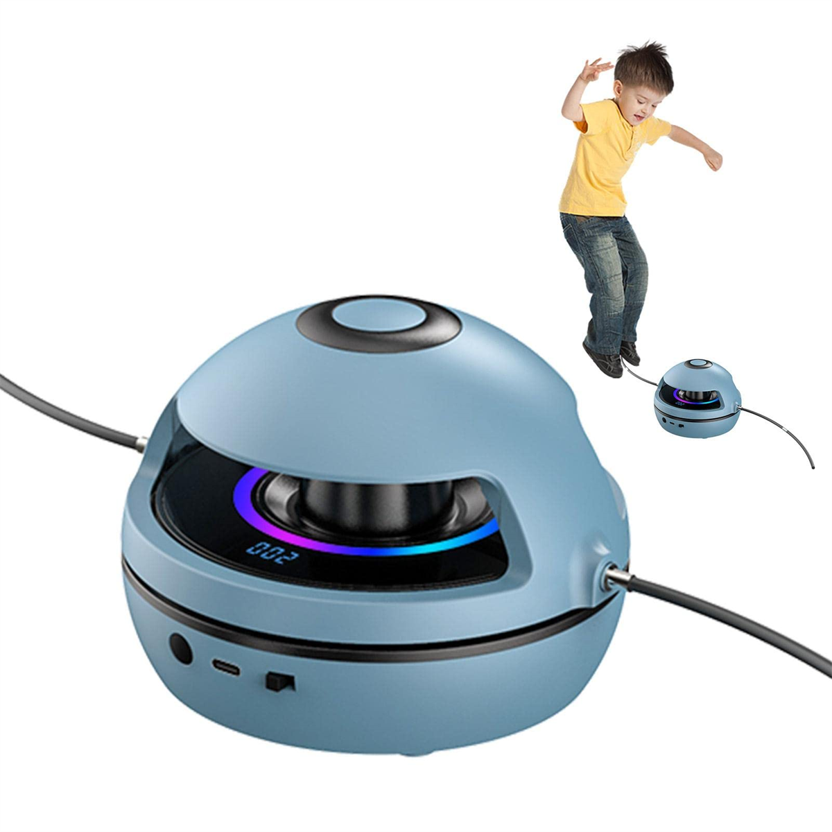 Blauer Springseilball mit einem springenden Jungen im Hintergrund.