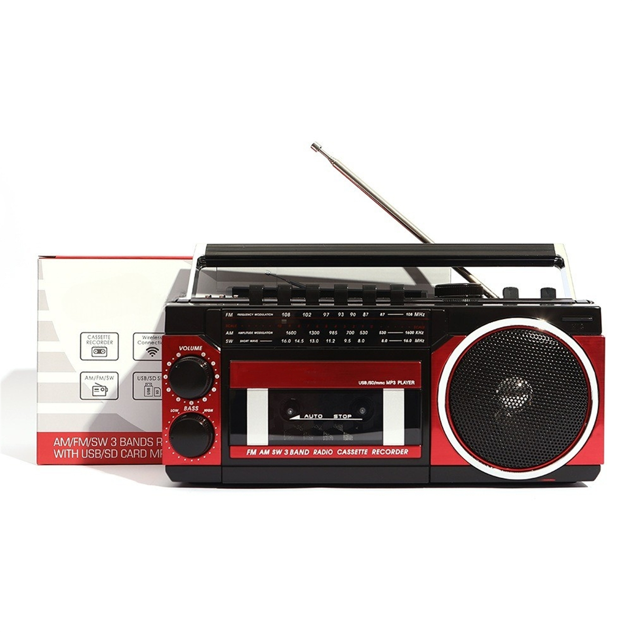 Ein Vintage-Radio mit roten Akzenten auf weißem Hintergrund. Das Radio hat einen Kassettenrekorder.