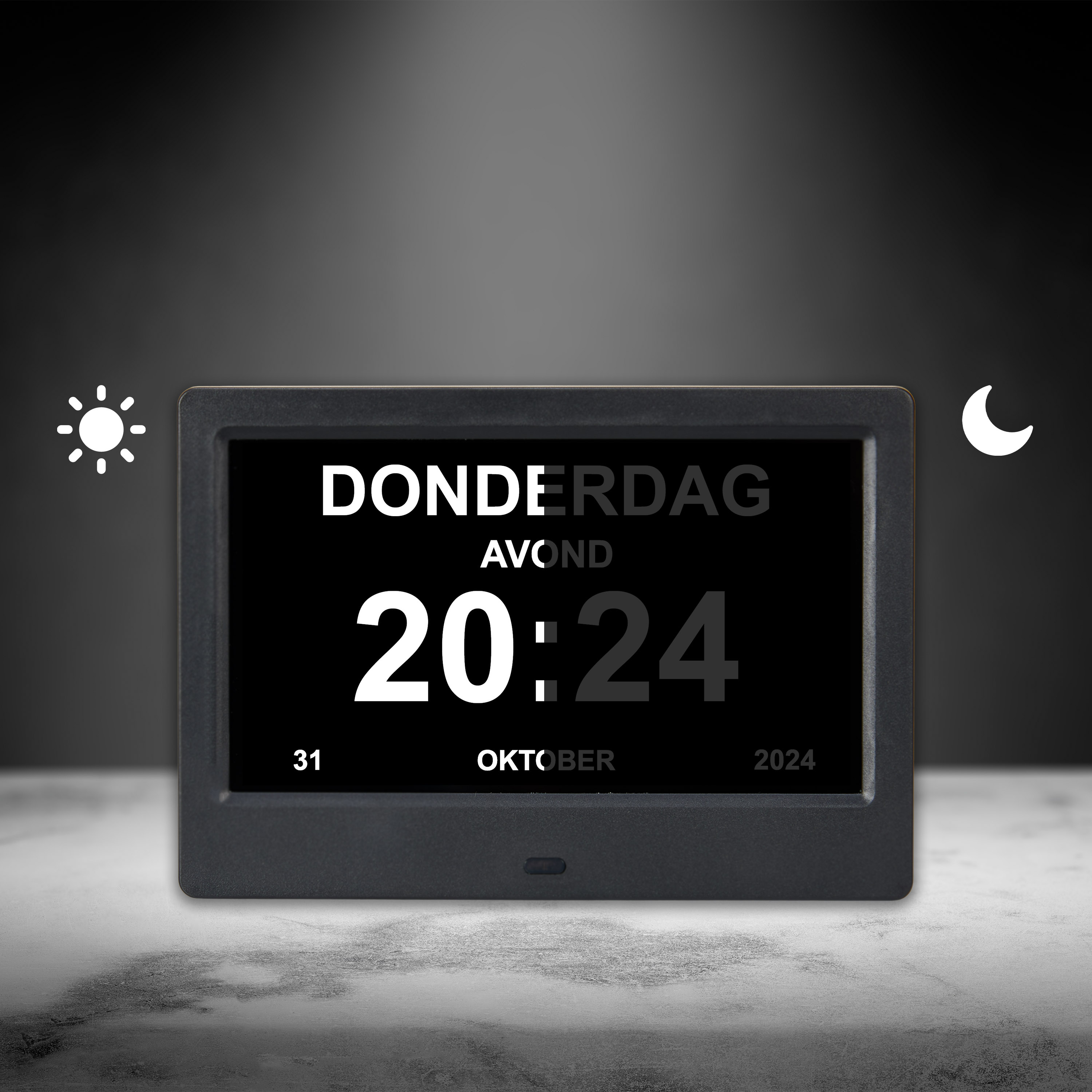 Digitale klok met tijd en datum. Witte cijfers op zwarte achtergrond.
