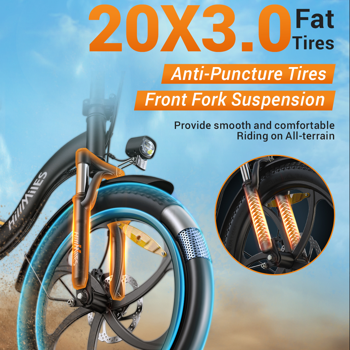 Czarno-pomarańczowy rower z grubymi oponami z nakładką tekstową. Tło pokazuje zachmurzone niebo.