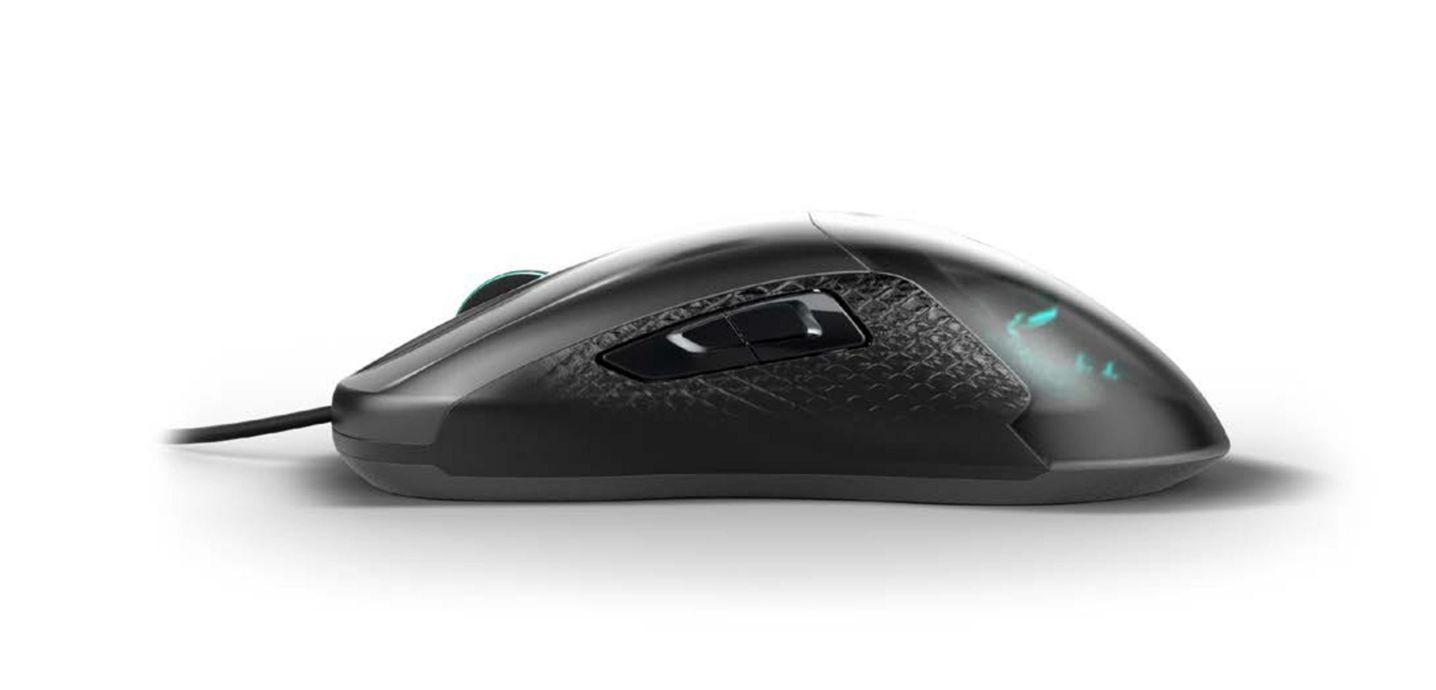 Czarna mysz do gier, widok z boku, z teksturowanym uchwytem i kablem.