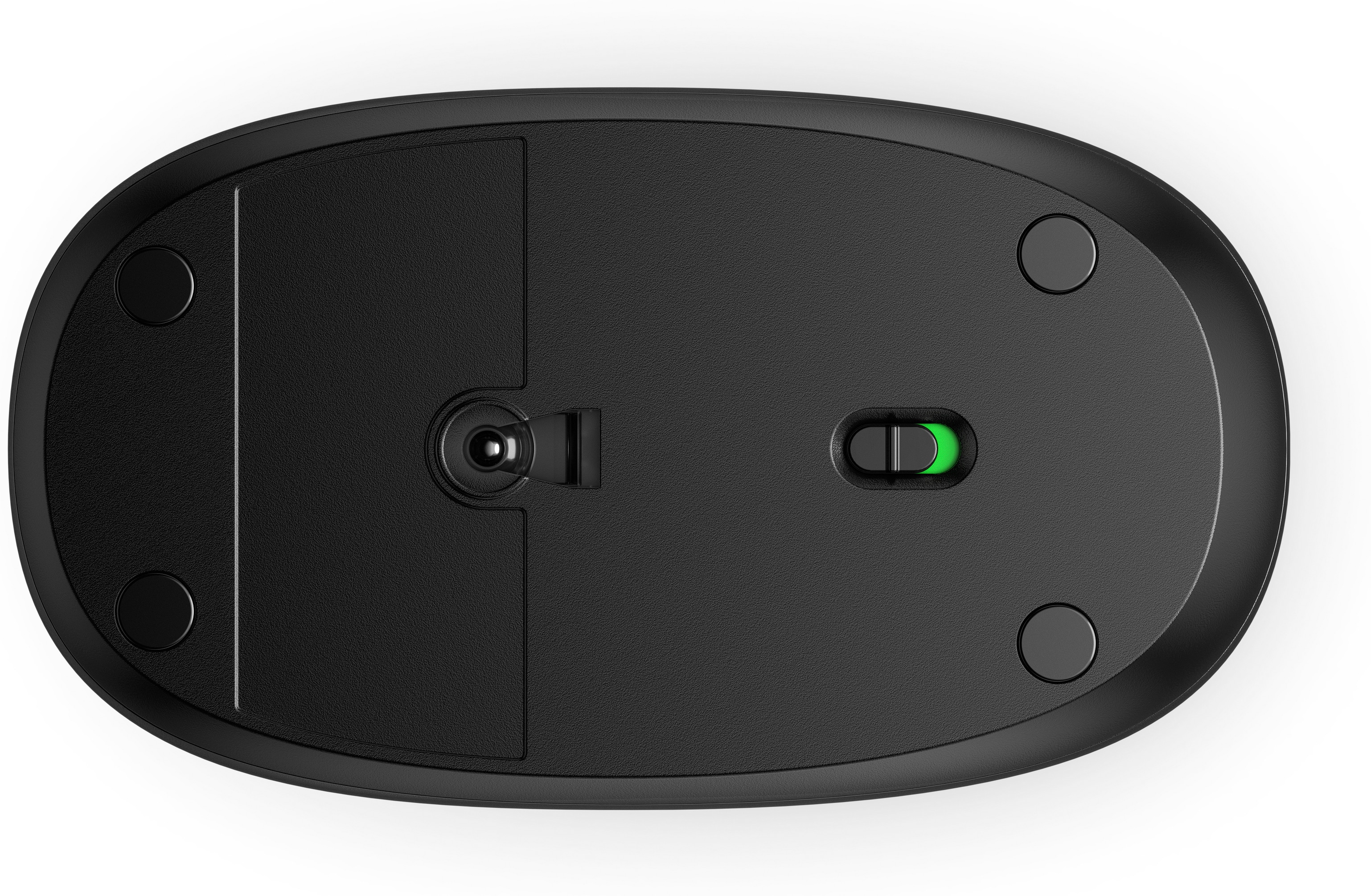 Czarna mysz komputerowa, widok od spodu. Cztery małe kółka na rogach, port centralny i zielony przełącznik.