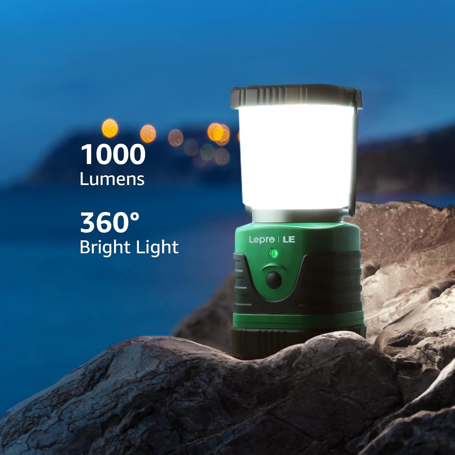 Grün-schwarze Laterne mit hellem weißem Licht. Text: '1000 Lumen' und '360° helles Licht'.