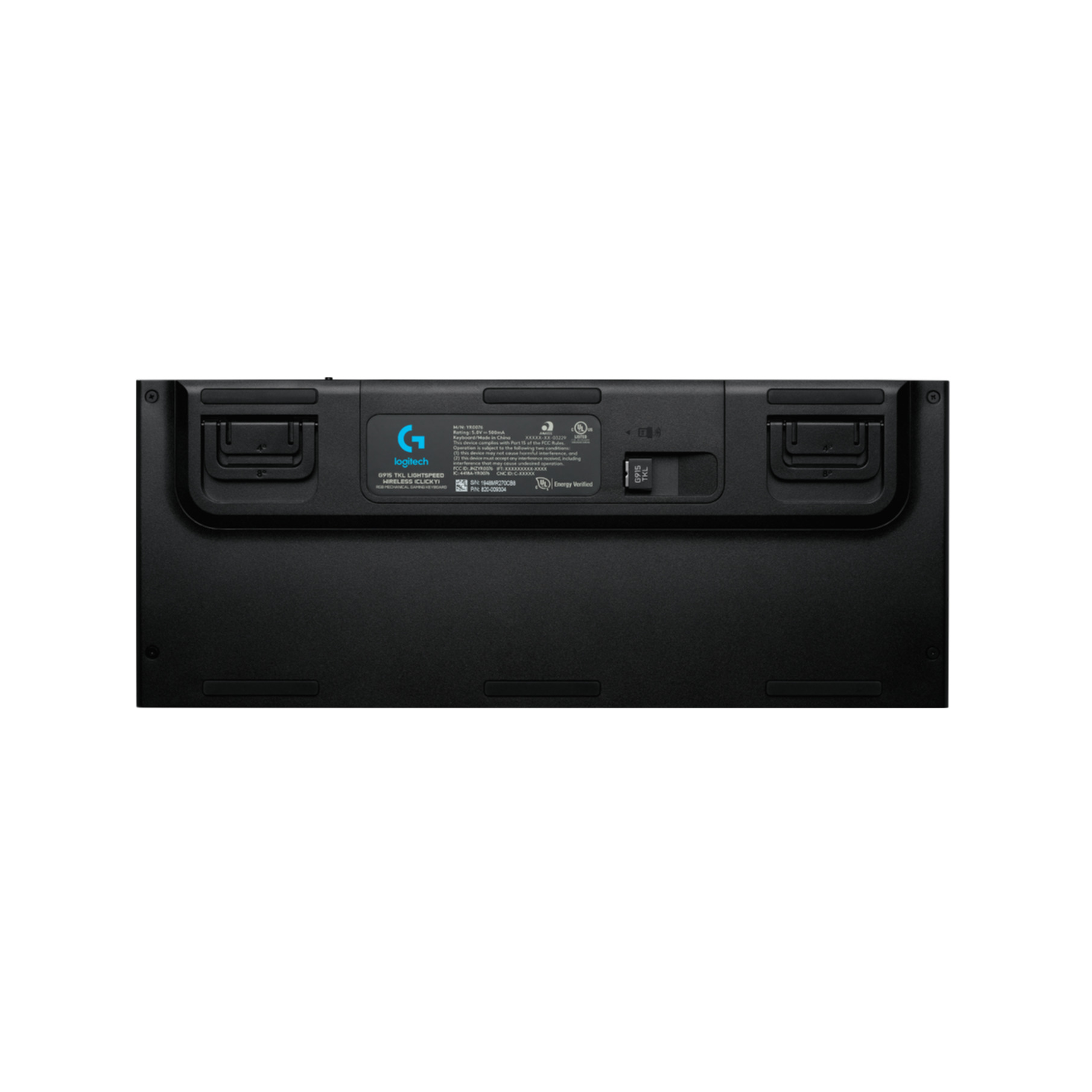 Vista inferiore di una tastiera nera con marchio Logitech e info wireless.