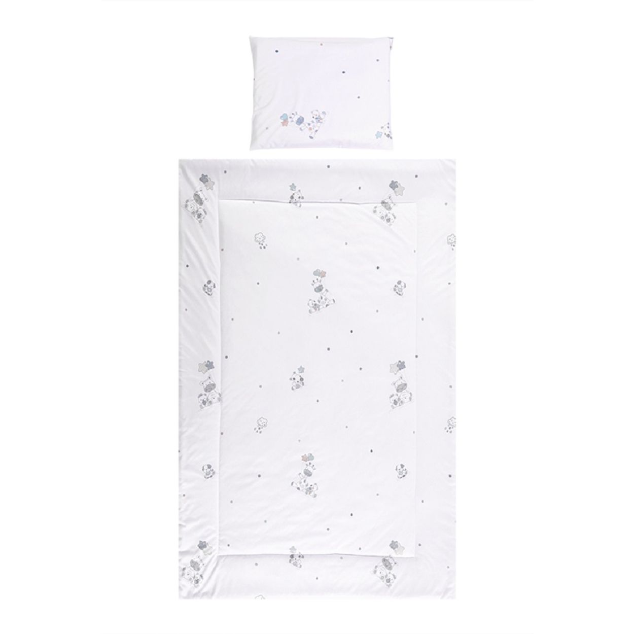 Weißes Babybettwäsche-Set mit Decke und Kissen, mit Mustern verziert.