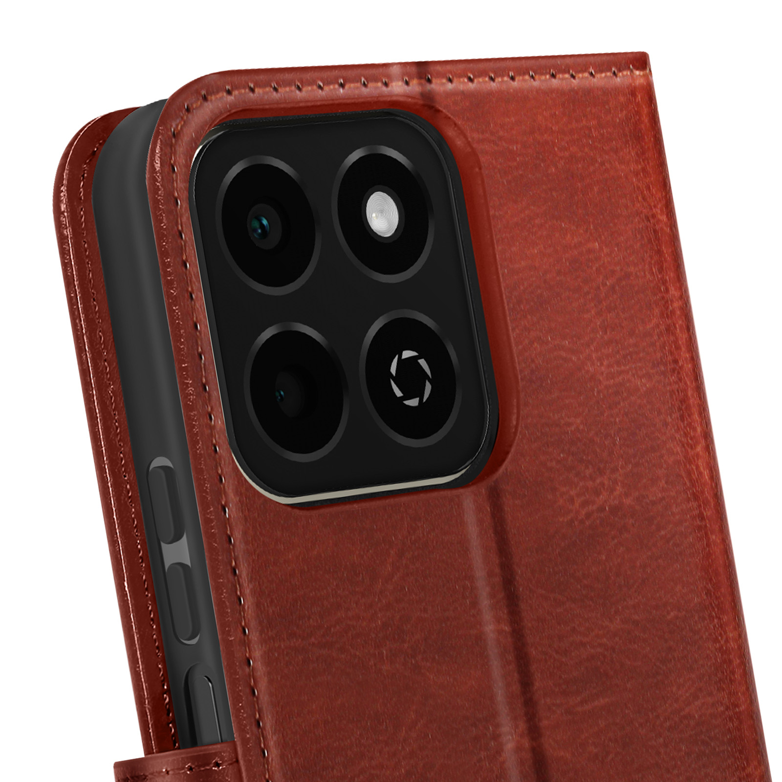 Modulo fotocamera del telefono all'interno di una custodia in pelle marrone, primo piano.
