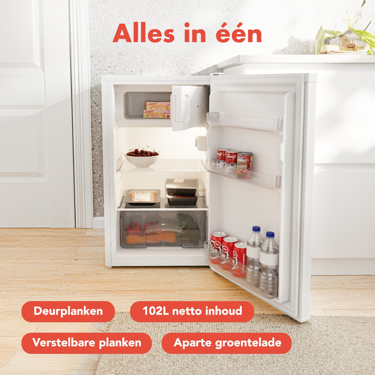 Réfrigérateur avec porte ouverte montrant des étagères avec aliments et boissons.