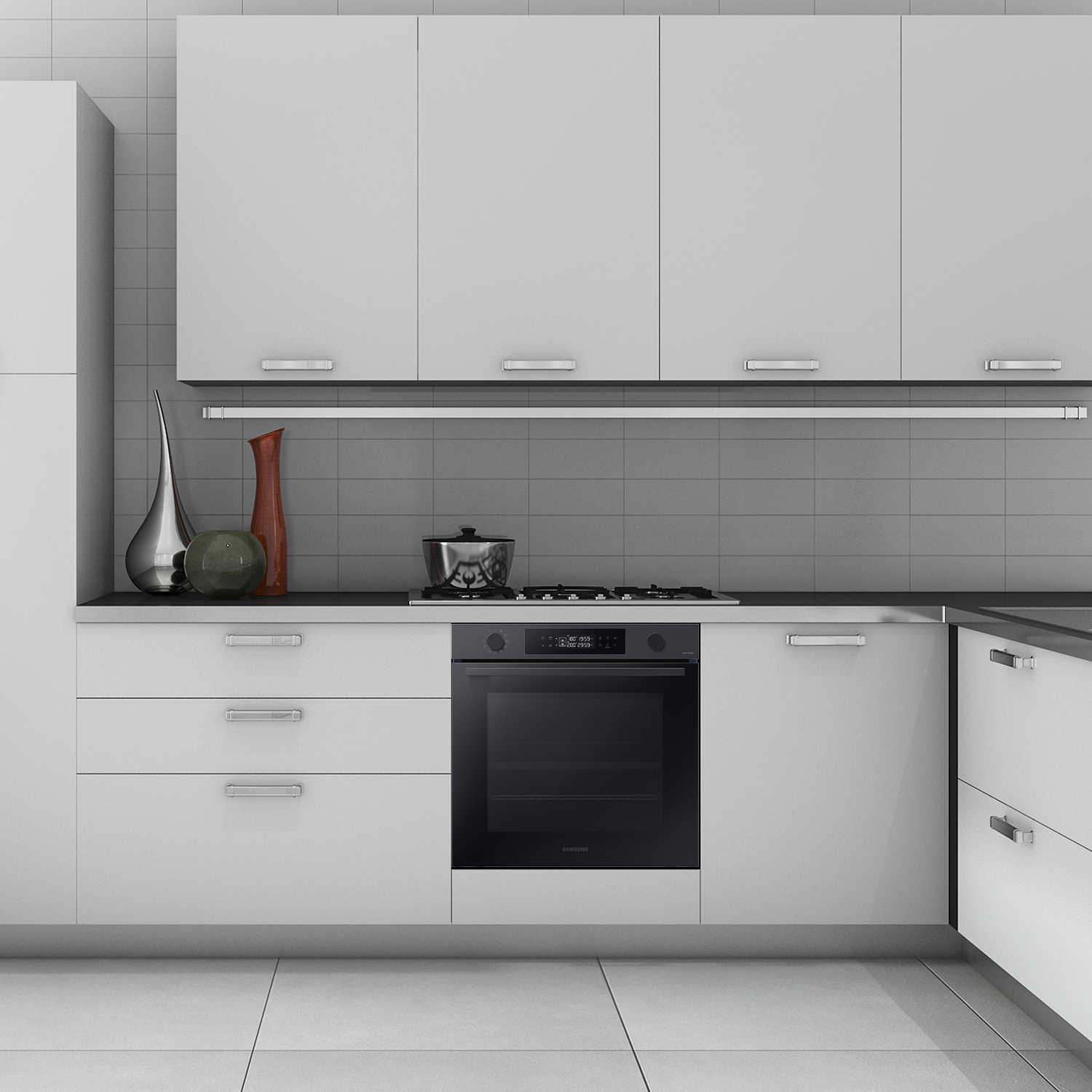 Scena di cucina con mobili bianchi e un forno nero integrato nel piano di lavoro.
