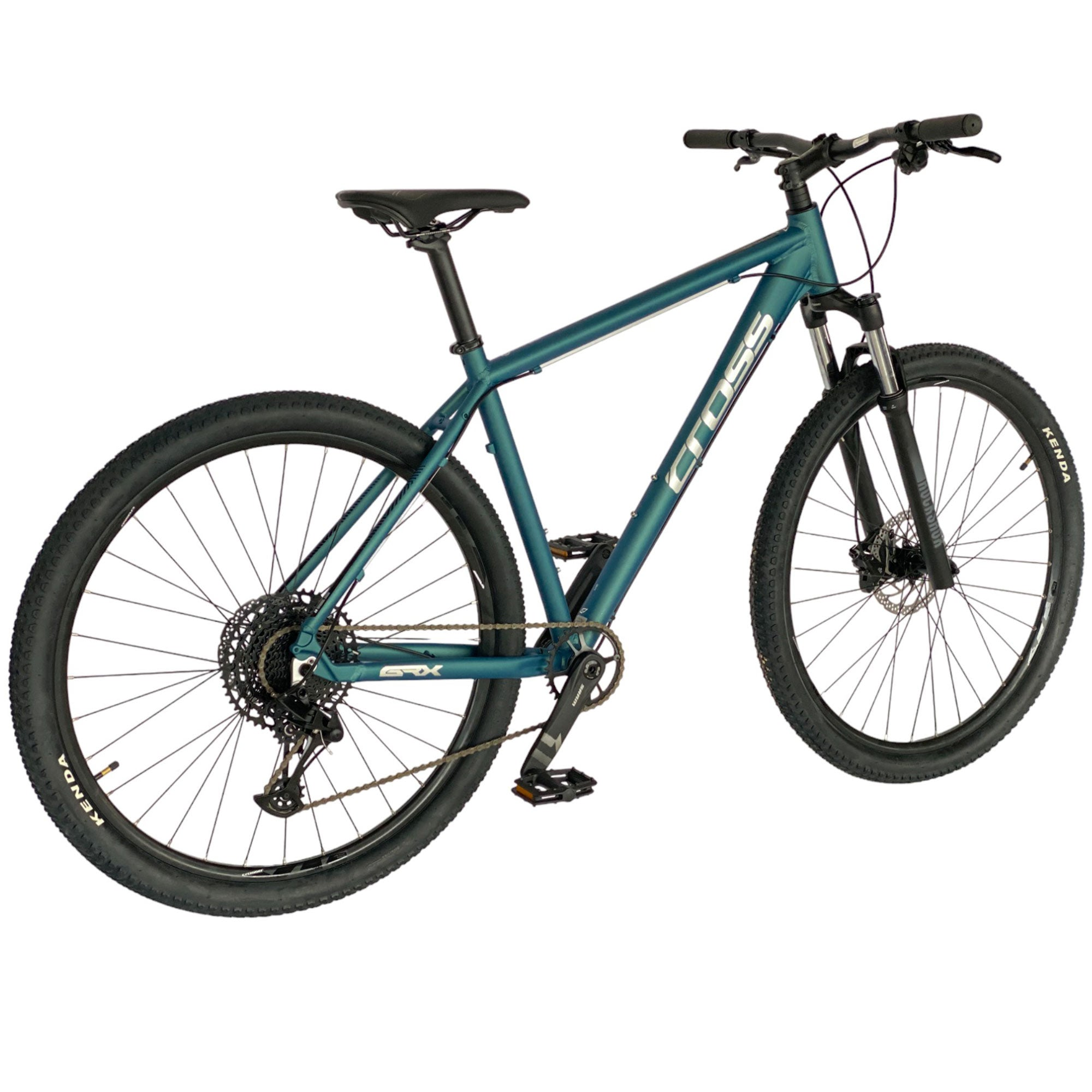 Ein blaugrünes Mountainbike mit schwarzen Reifen, Sitz und Lenker, mit sichtbarer Kette und hinterer Kassette.