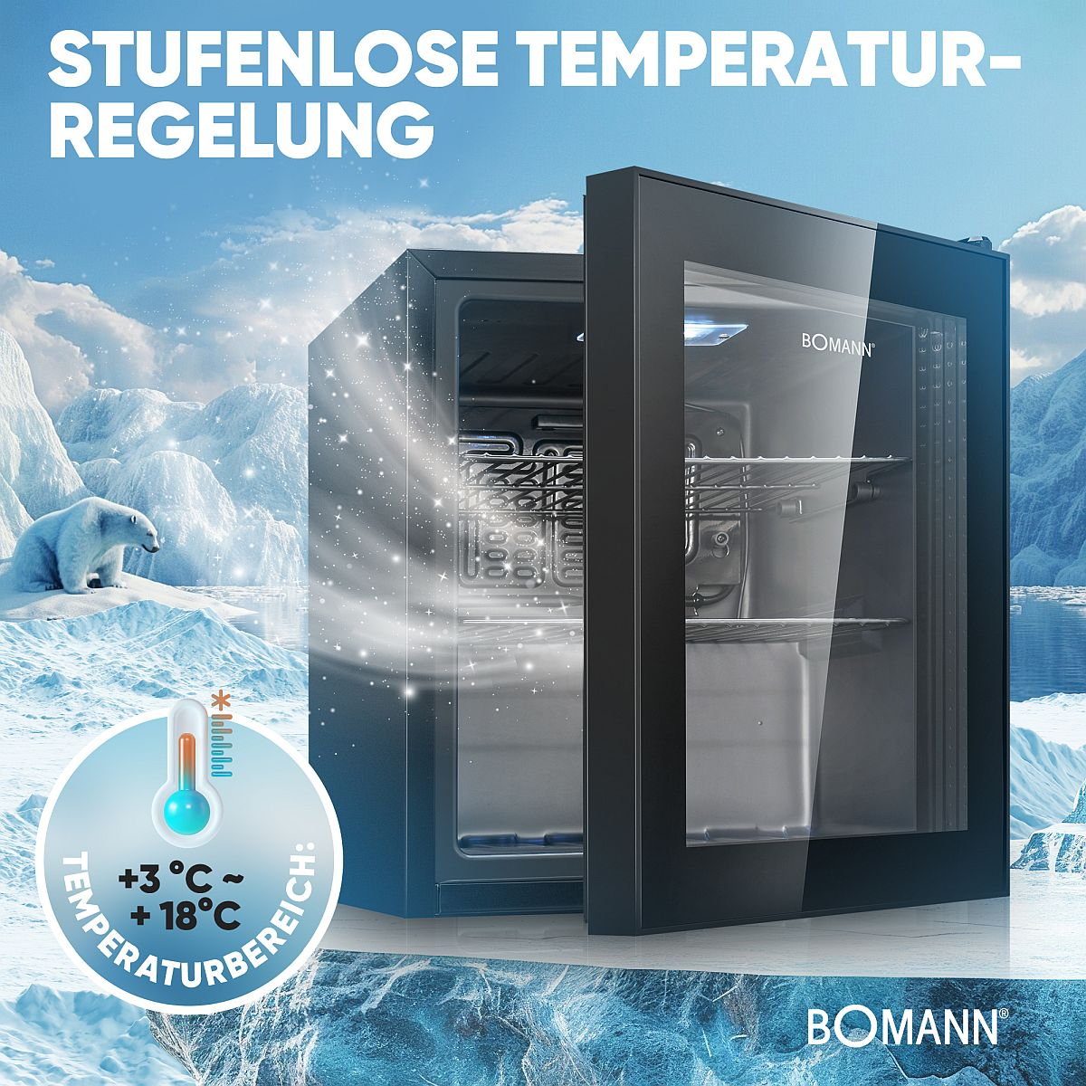Ein schwarzer Kühlschrank mit offener Tür, Eis und einem Eisbären im Hintergrund.
