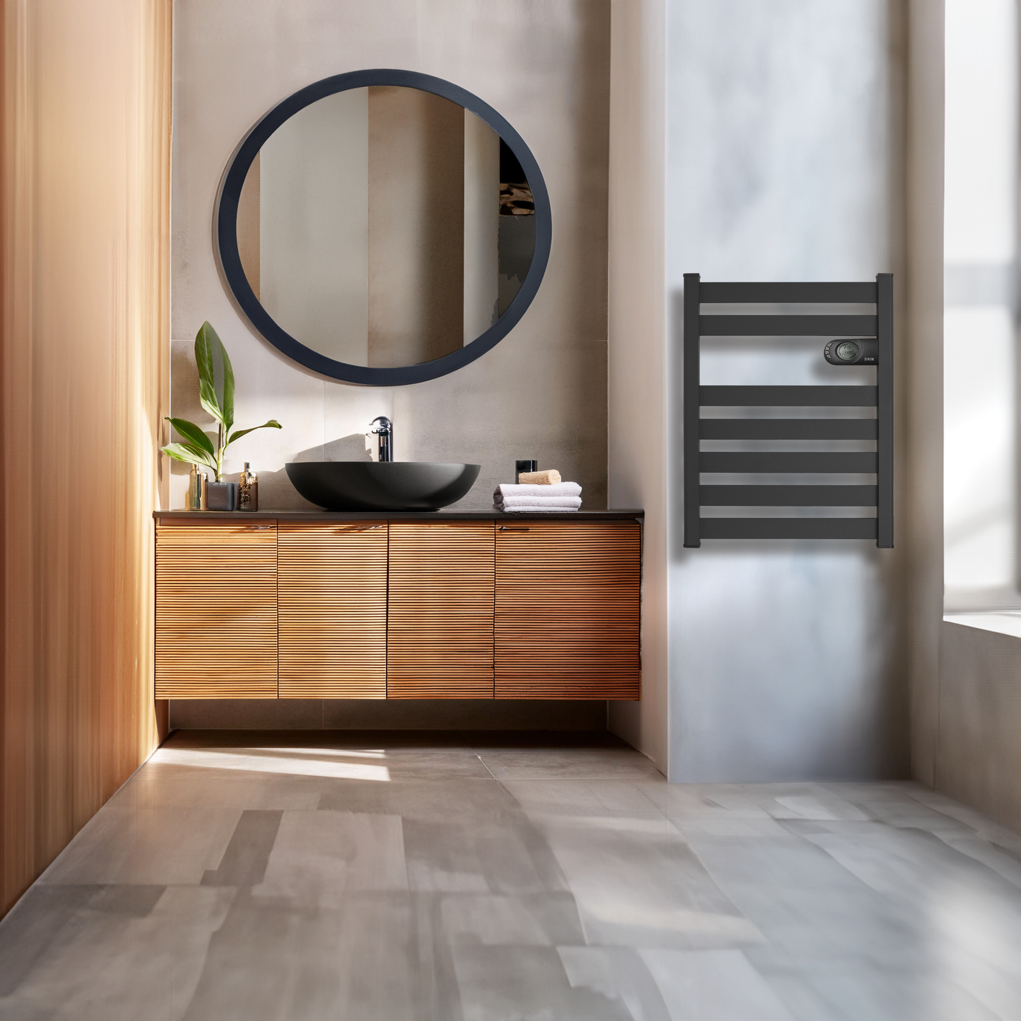 Escena de baño con espejo, lavabo y toallero; tonos neutros.