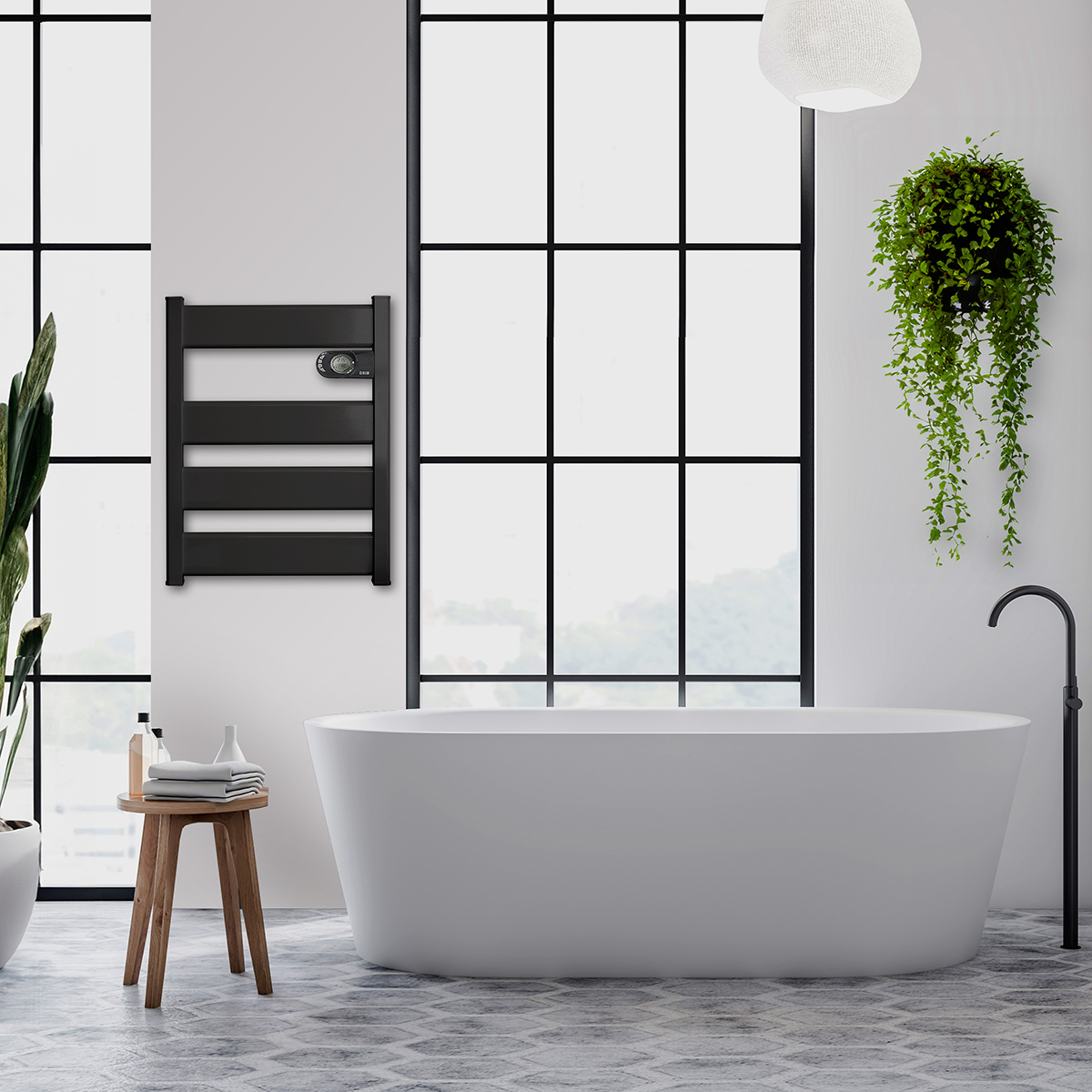 Baño con radiador negro, bañera blanca y ventana grande con marcos negros.