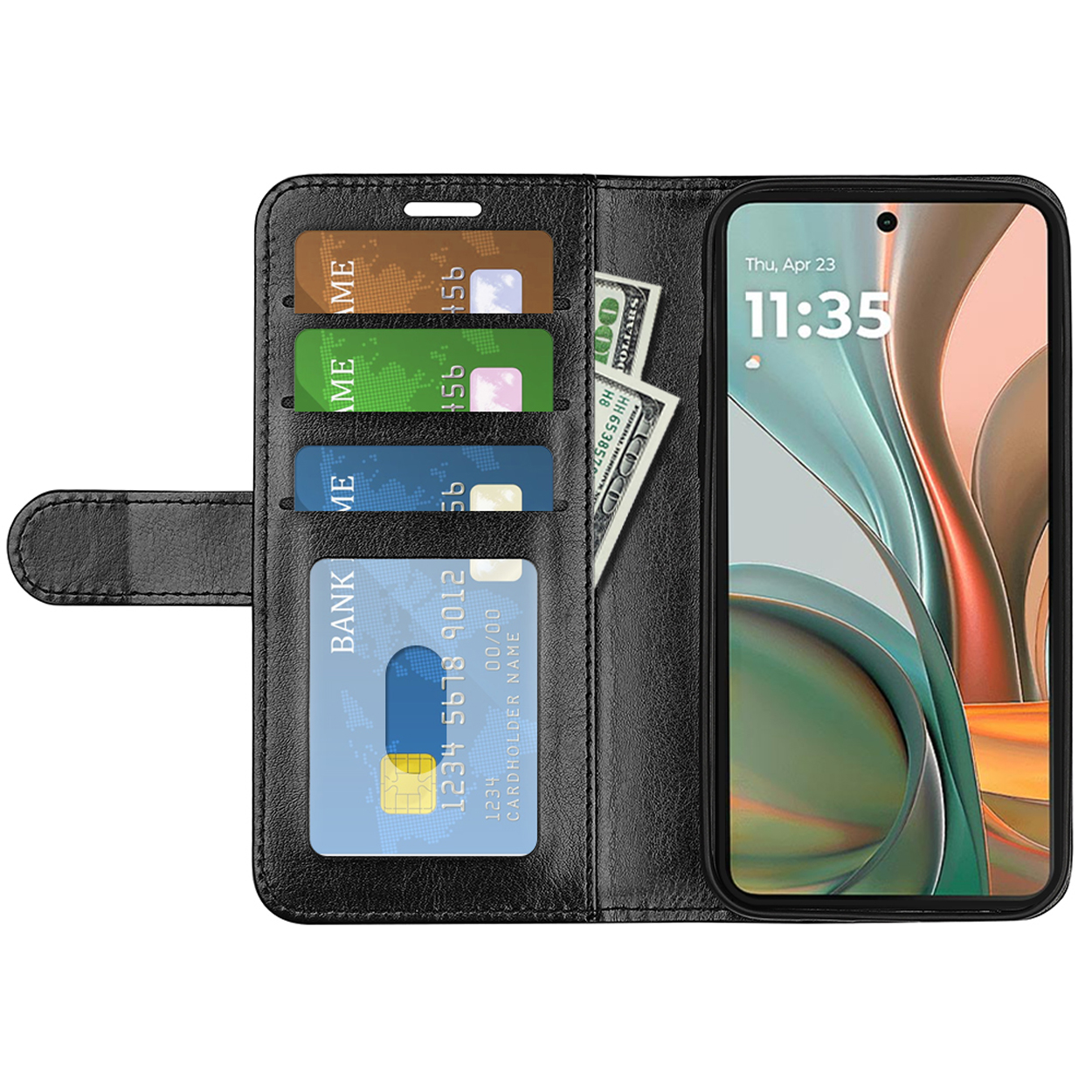 Zwarte telefoonhoes met kaarten en geld, en een telefoon met de tijd erop.