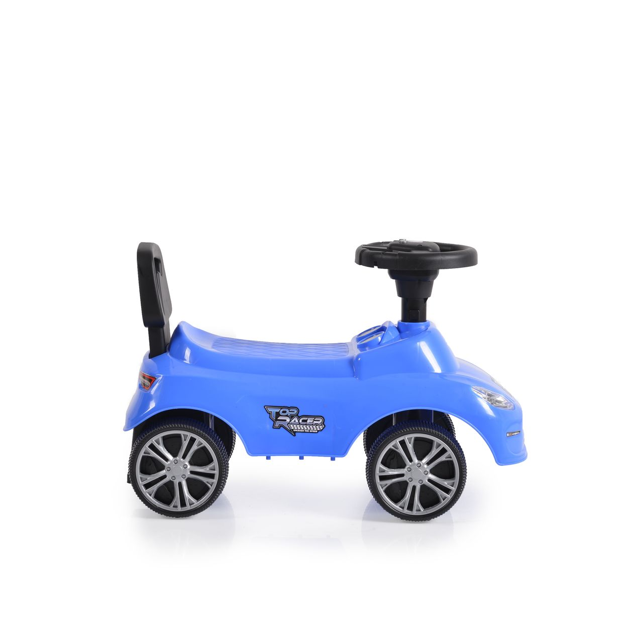 Ein blaues Spielzeugauto mit schwarzen Rädern und einem schwarzen Lenkrad, auf weißem Grund.