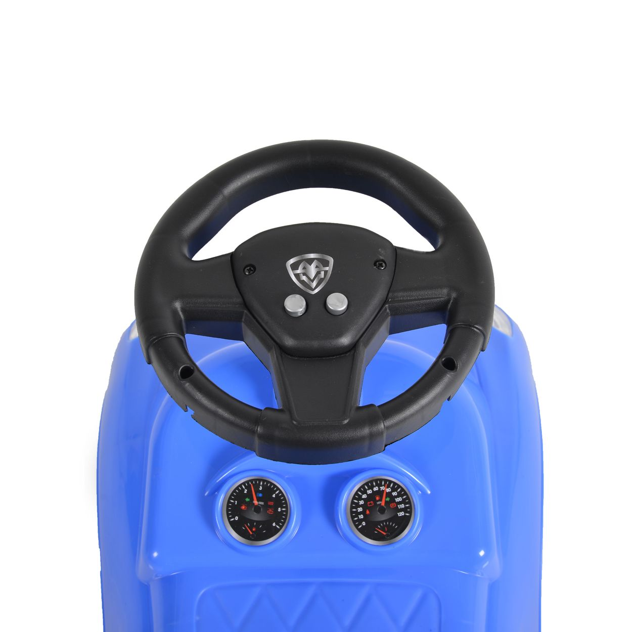 Blaues Spielzeugauto-Lenkrad mit Messgeräten. Die Szene ist vor weißem Hintergrund.