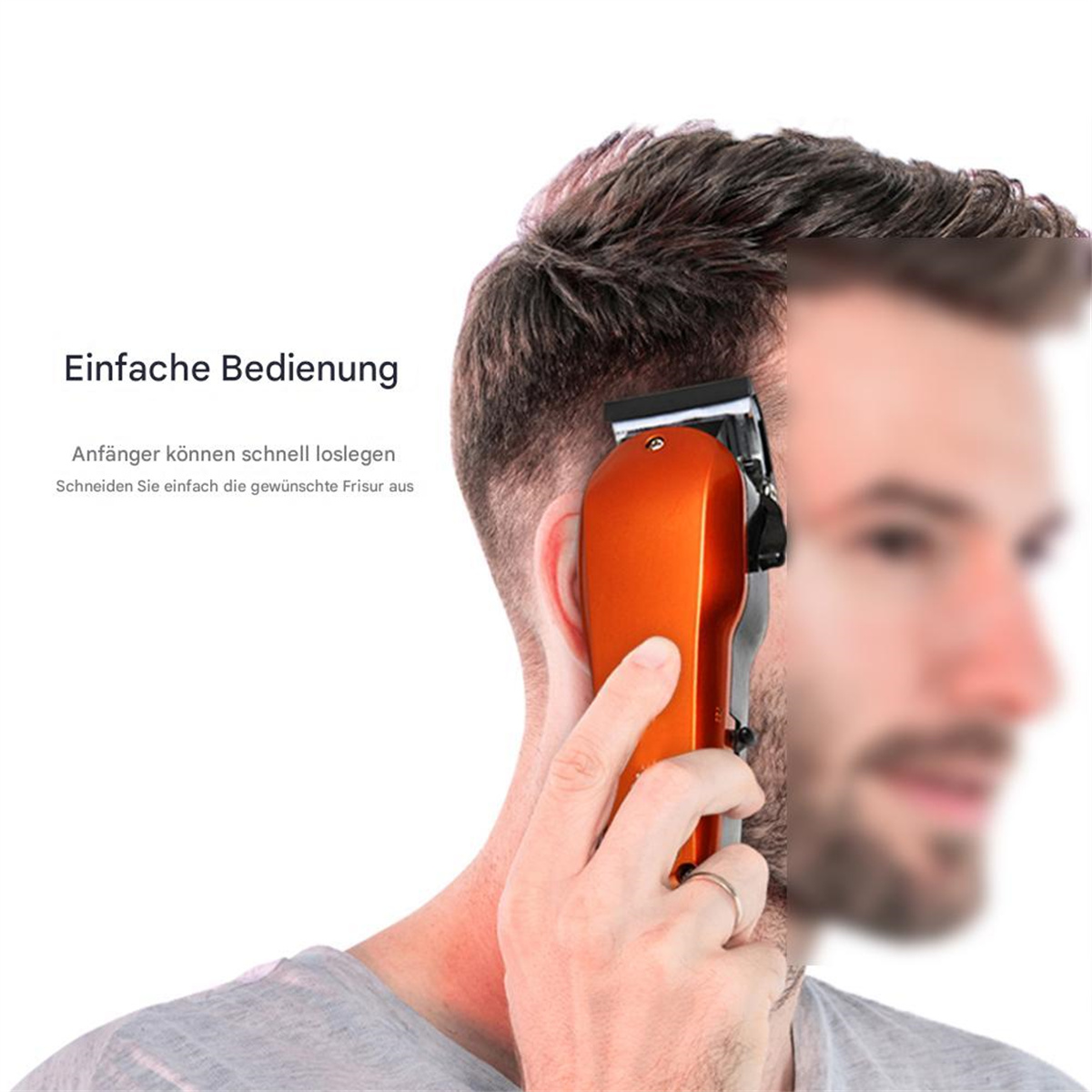 Mann bekommt Haarschnitt mit orangefarbener Haarschneidemaschine. Maschine schneidet Haare am Hinterkopf.