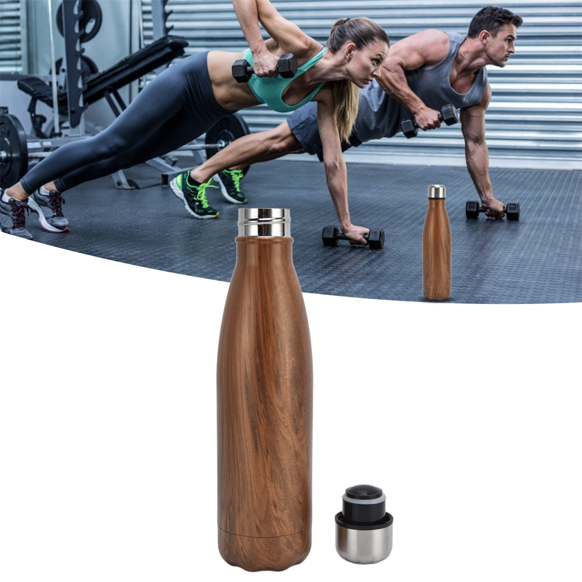 Menschen in einem Fitnessstudio, die mit Hanteln trainieren, und eine Holzflasche.